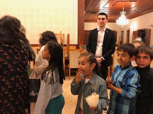 Mert Şener’den eğitime destek