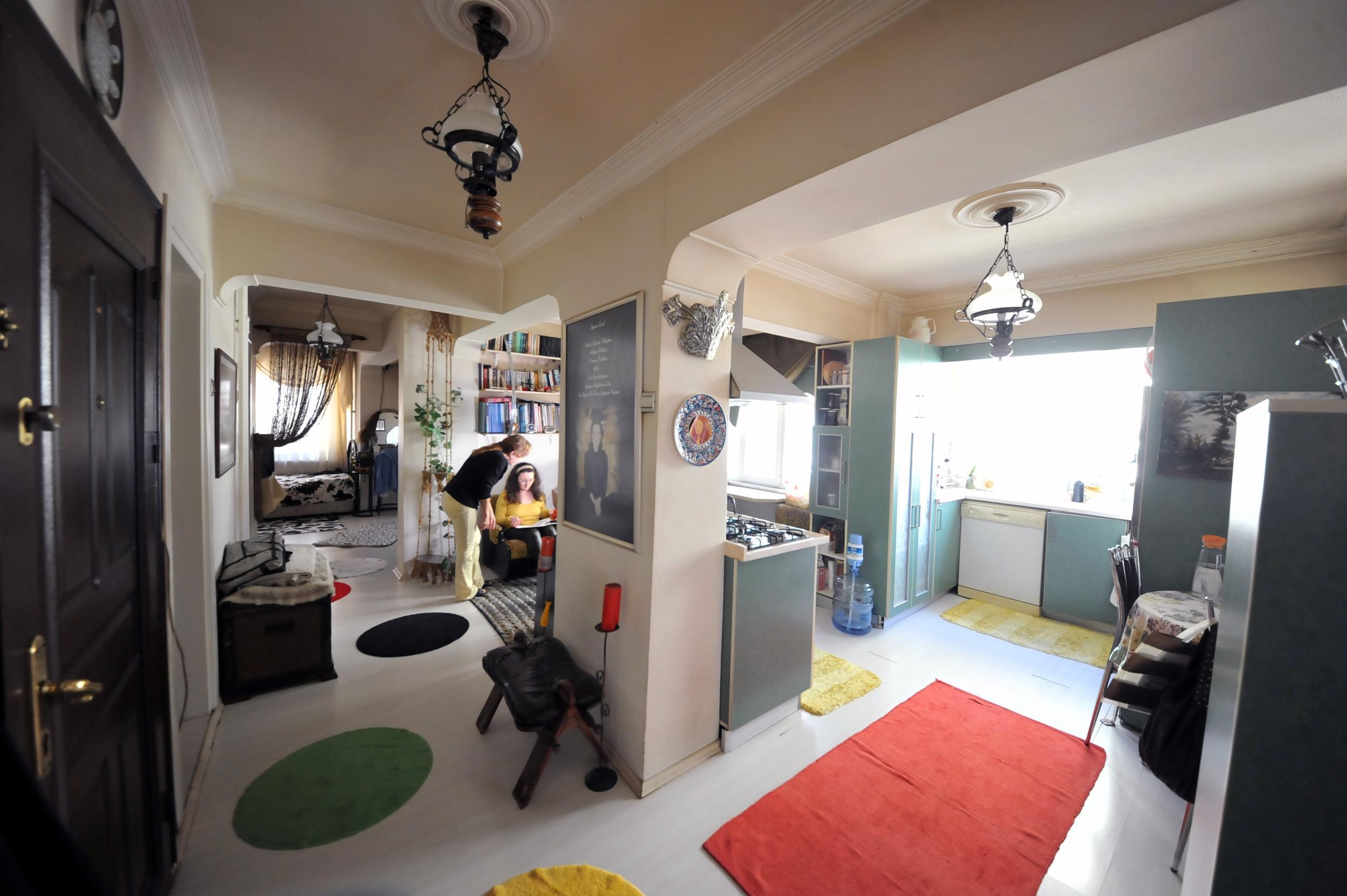 Bitkisel hayata girip hafızası silinen kızına, her şeyi yeniden öğretti