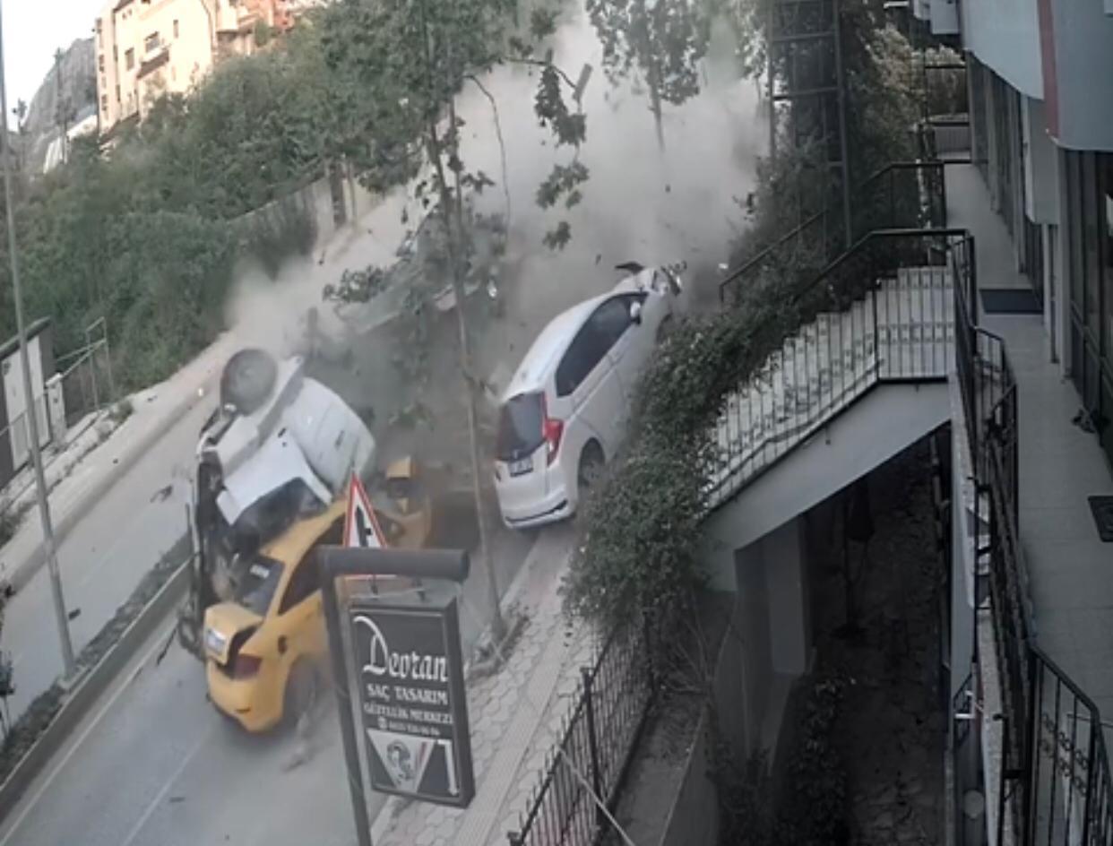 Hatayda 4 kişinin öldüğü kazada yaralanan aile dehşet anlarını anlattı