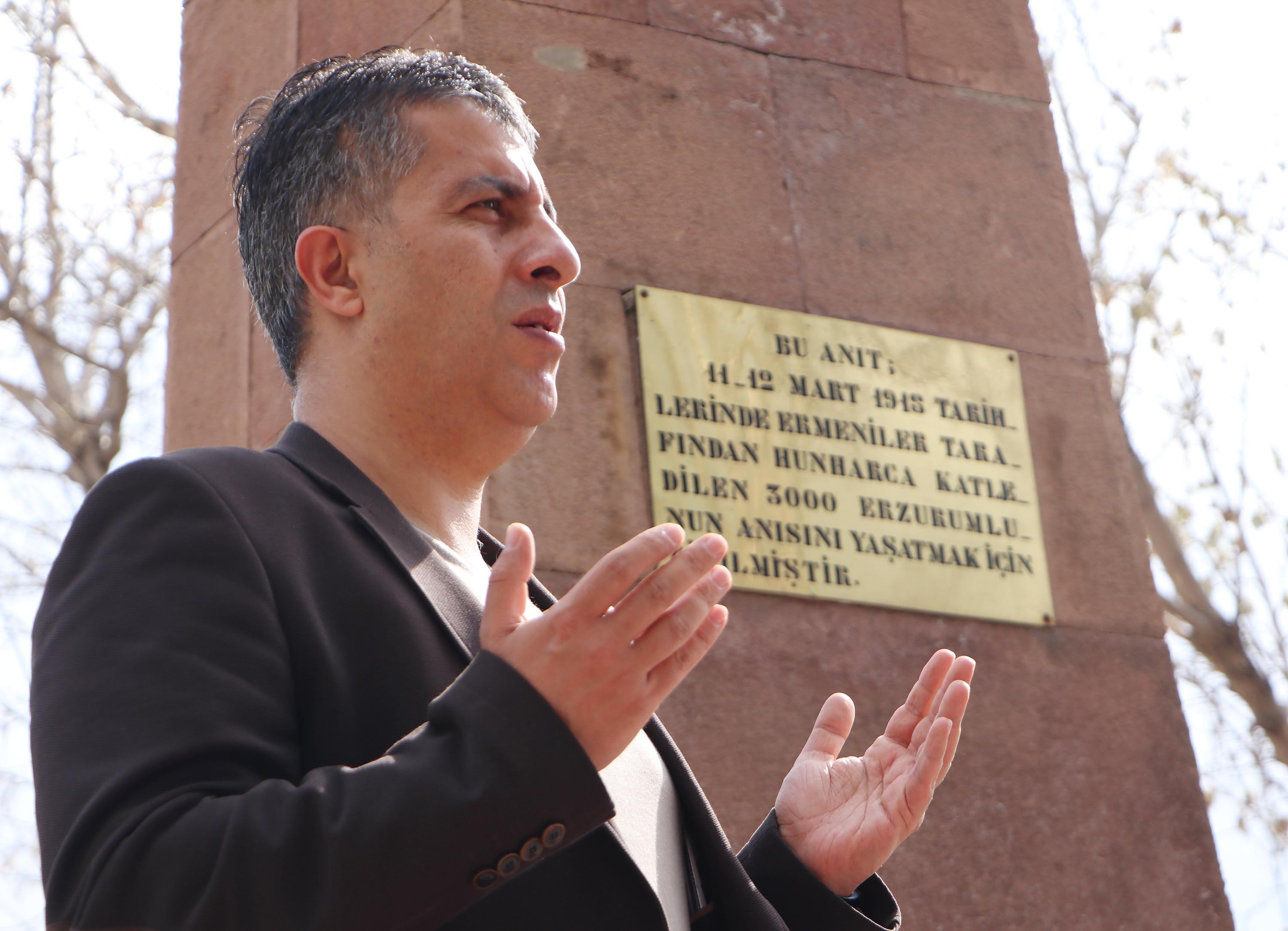 Doç. Dr. Eğilmez: Ermenilere ait bir tane dahi toplu mezar yok