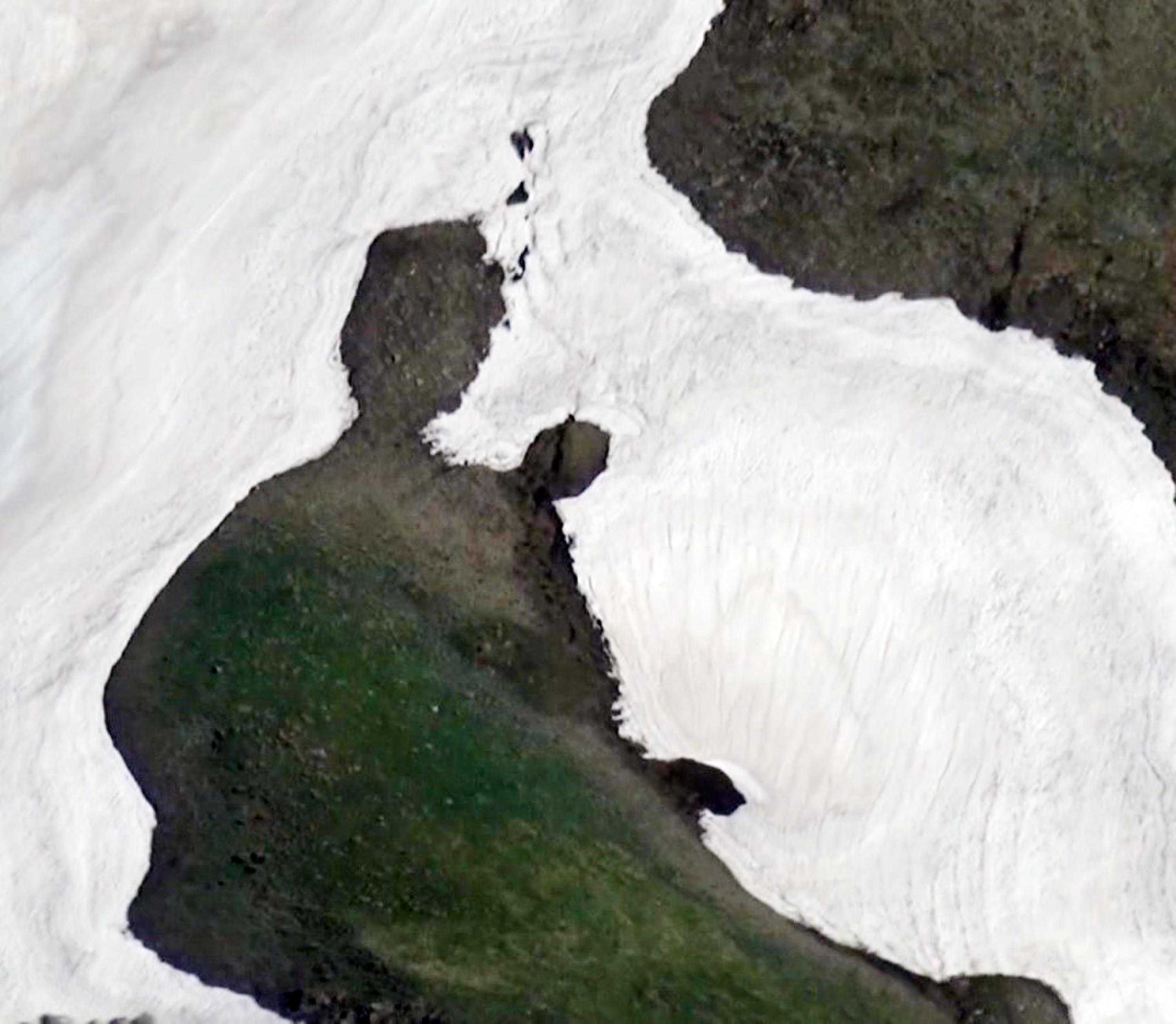 Kurtik Dağında nisan sonu kar kalınlığı 6 metre