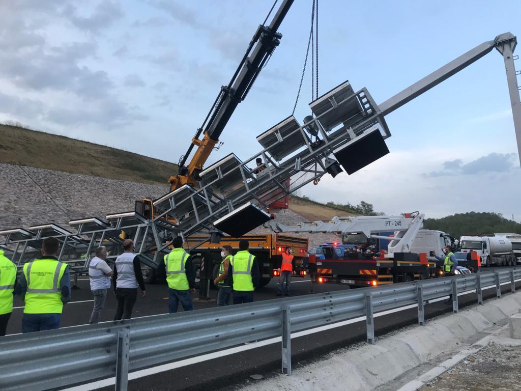 Kuzey Marmara Otoyolunda feci kaza Konsolosluğa ait otomobildeki 4 kişi öldü