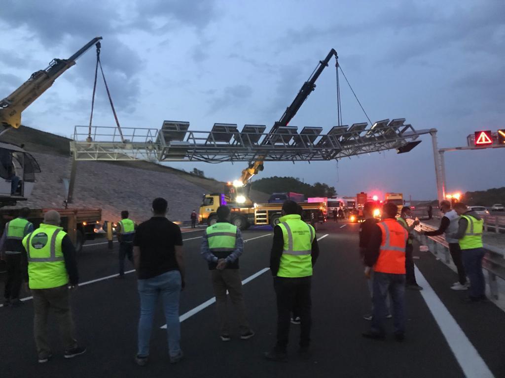 Kuzey Marmara Otoyolunda feci kaza Konsolosluğa ait otomobildeki 4 kişi öldü