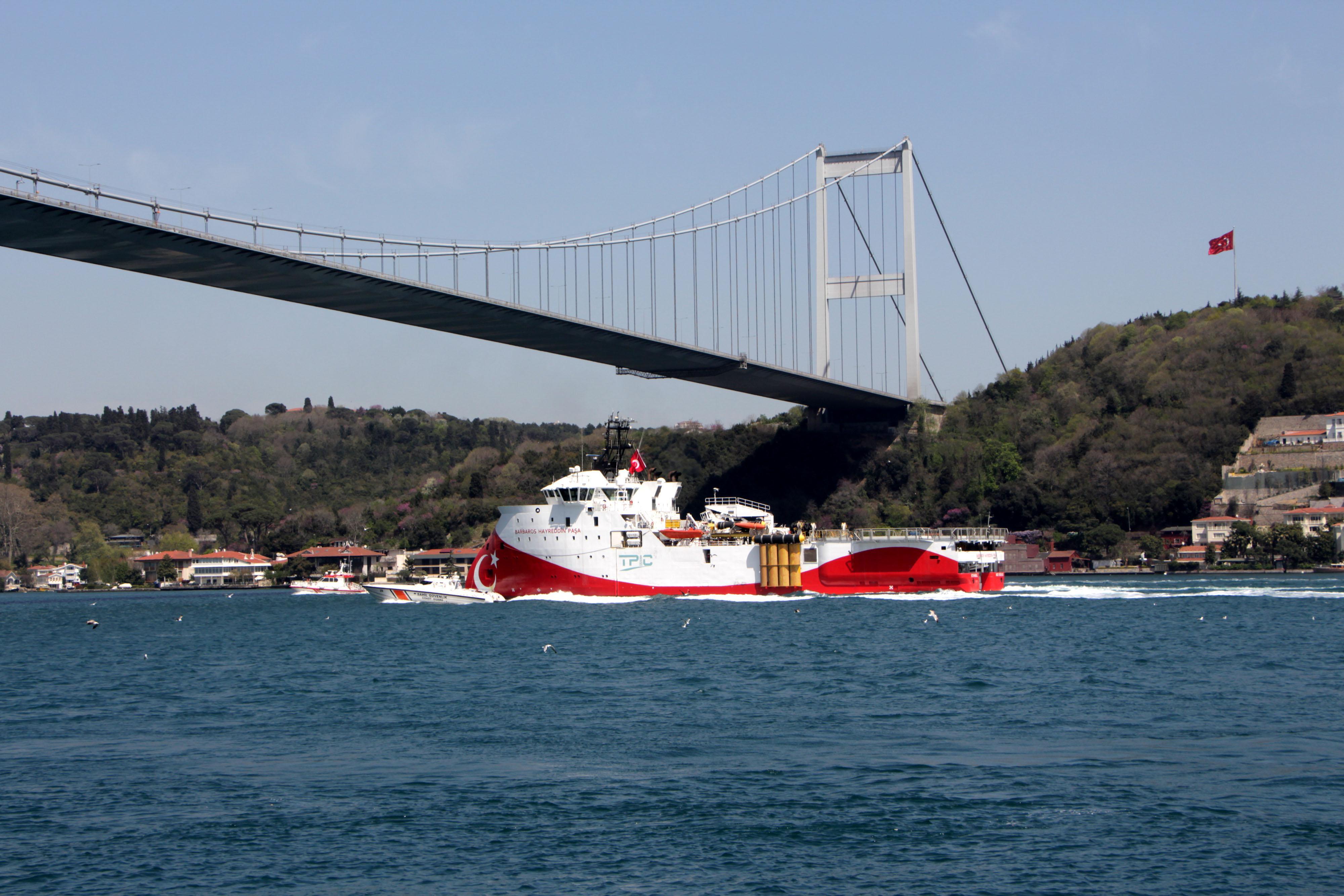 Barbaros Hayrettin Paşa İstanbul Boğazından geçti