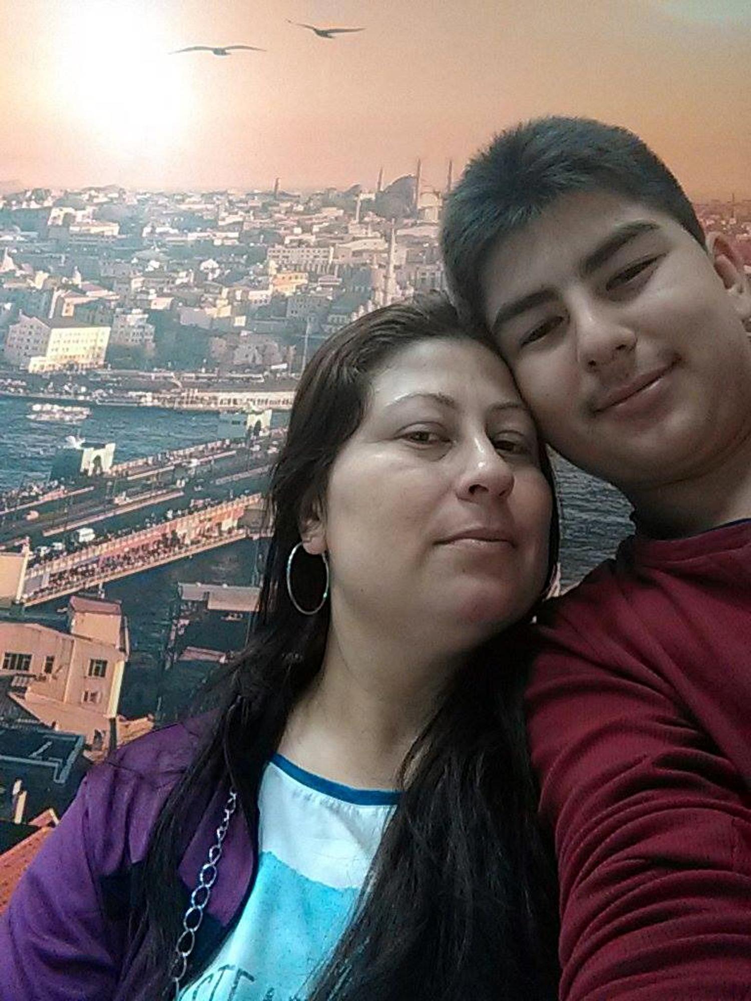 Birlikte oturduğu oğlu tarafından evde ölü bulundu