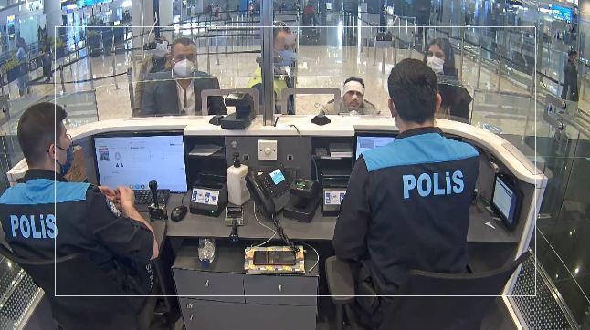 İstanbul Havalimanında VIP göçmen kaçakçılığı pasaport polisine takıldı: 3 gözaltı