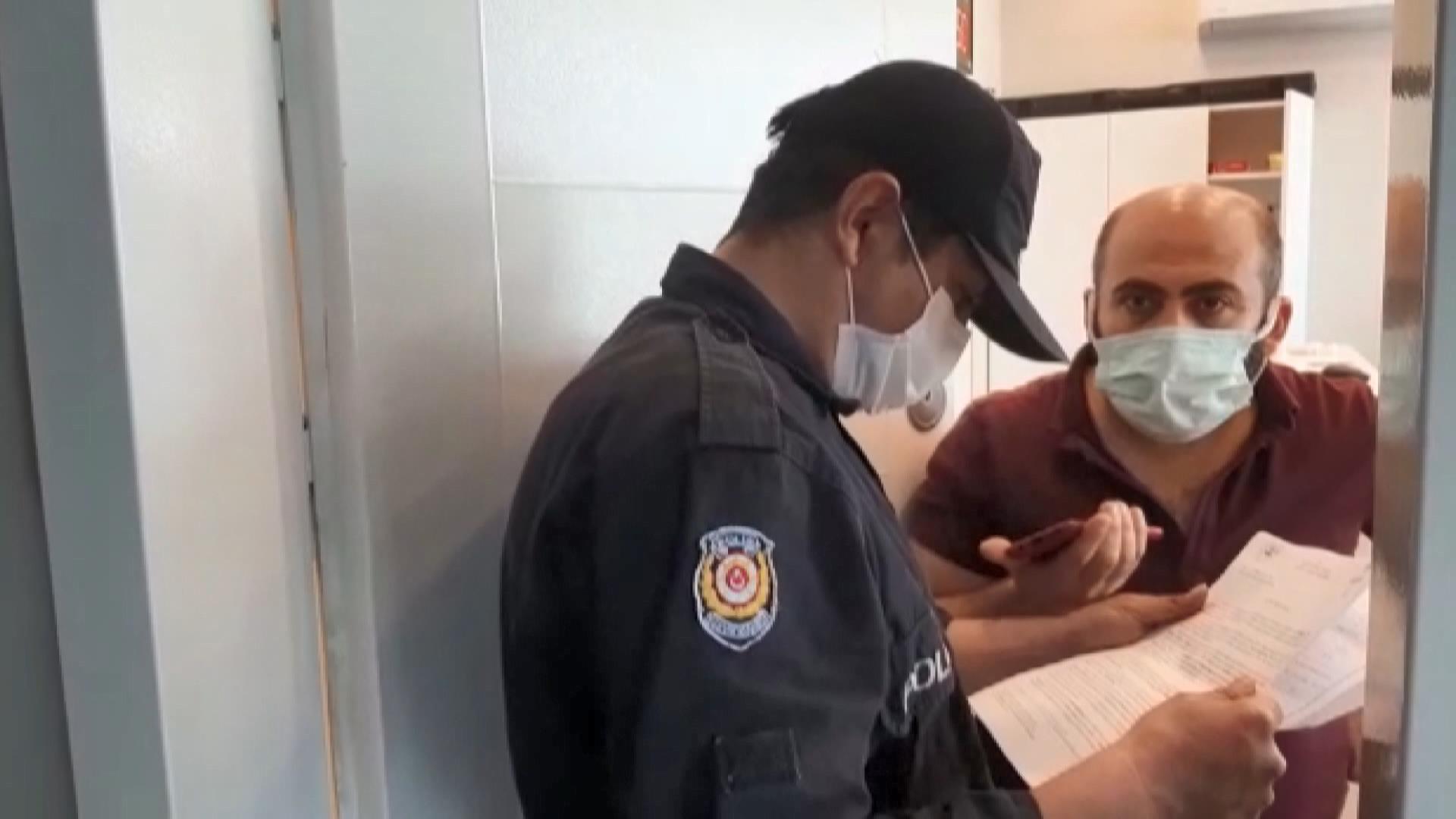 Esenyurtta tam kapanmada açık olan döviz bürosu mühürlendi