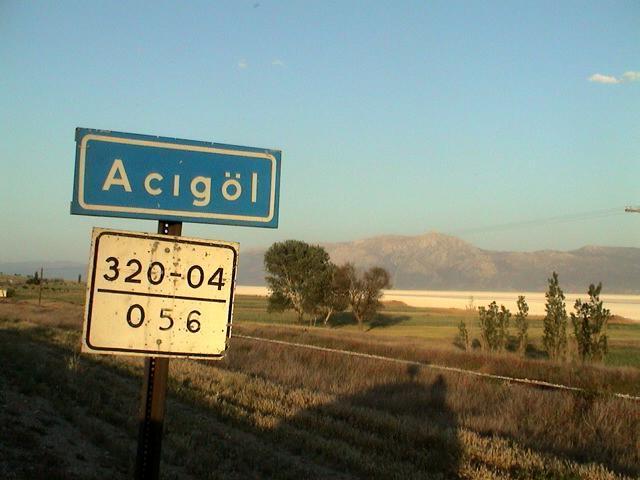 Acıgölü, kurutma havuzları yok ediyor