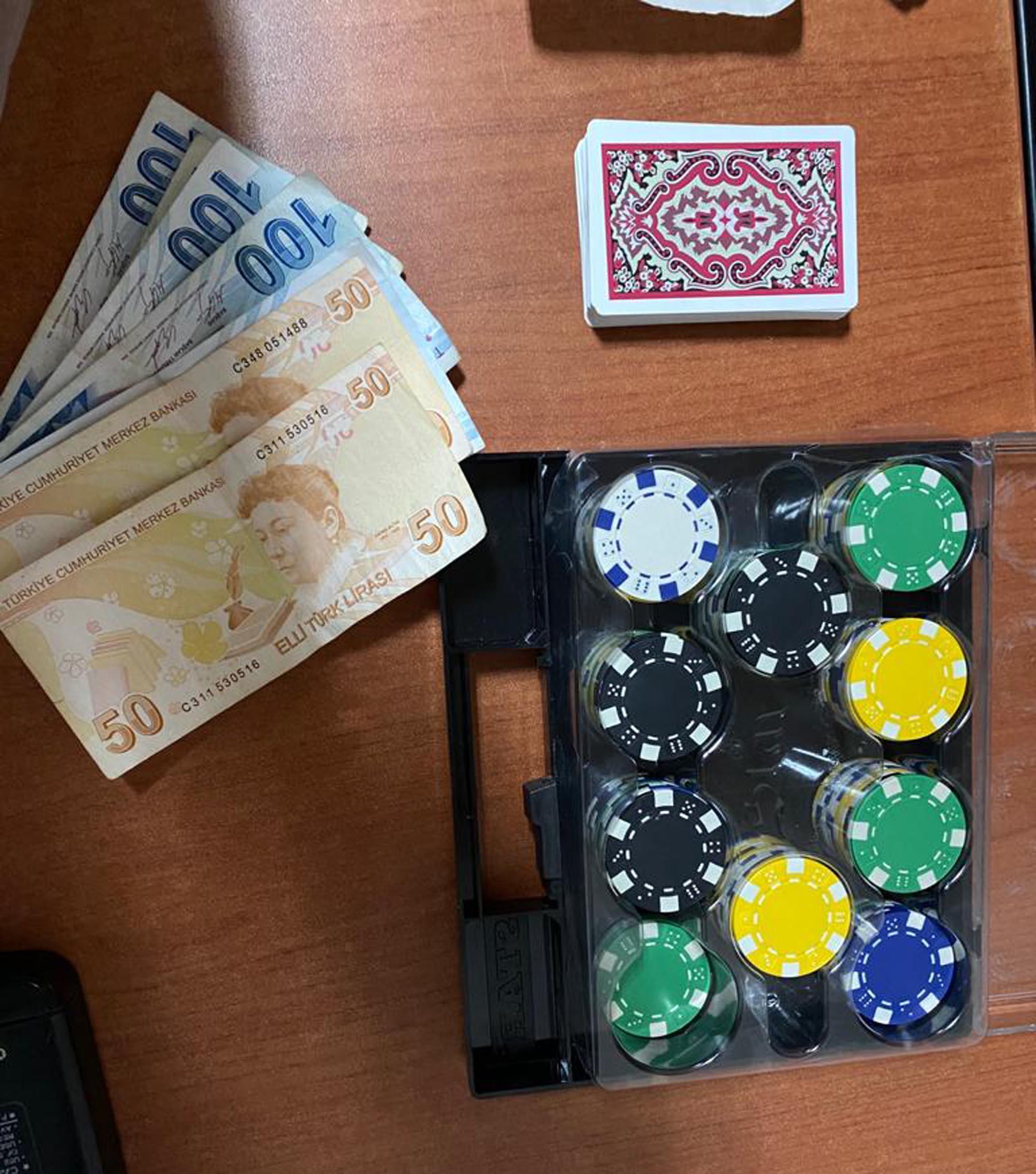 Kısıtlamalara rağmen kahvede kumara 28 bin lira ceza