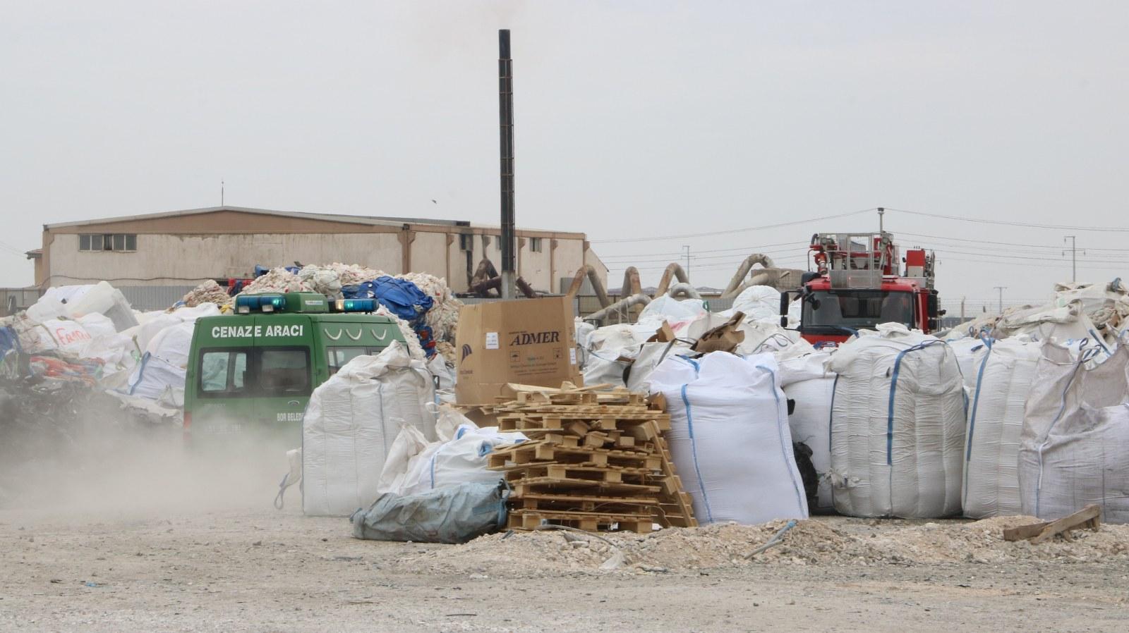 Fabrikada kırma makinesine düşen Alişan öldü