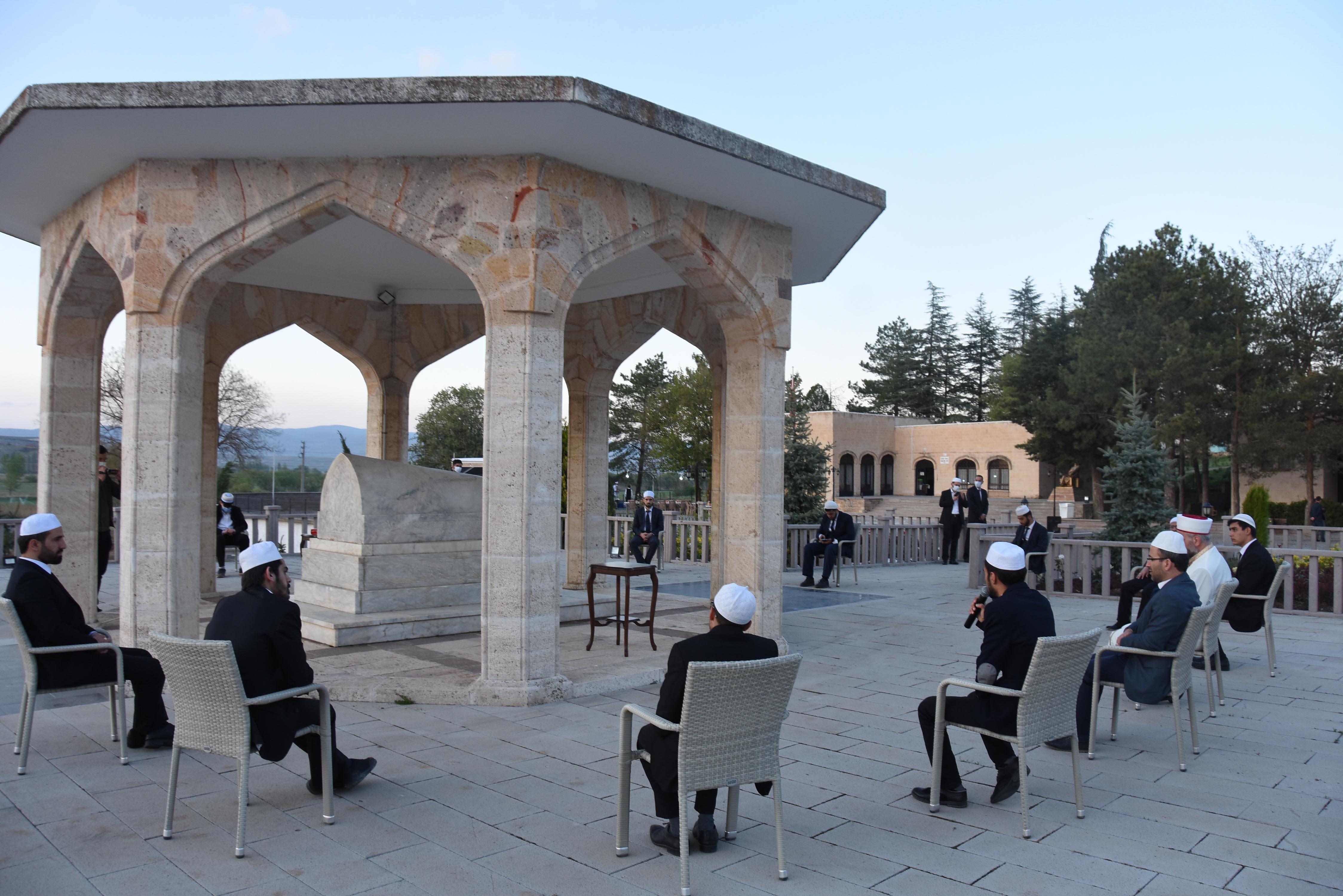 Halk Ozanı Yunus Emre, ölümünün 700üncü yıl dönümünde kabri başında anıldı