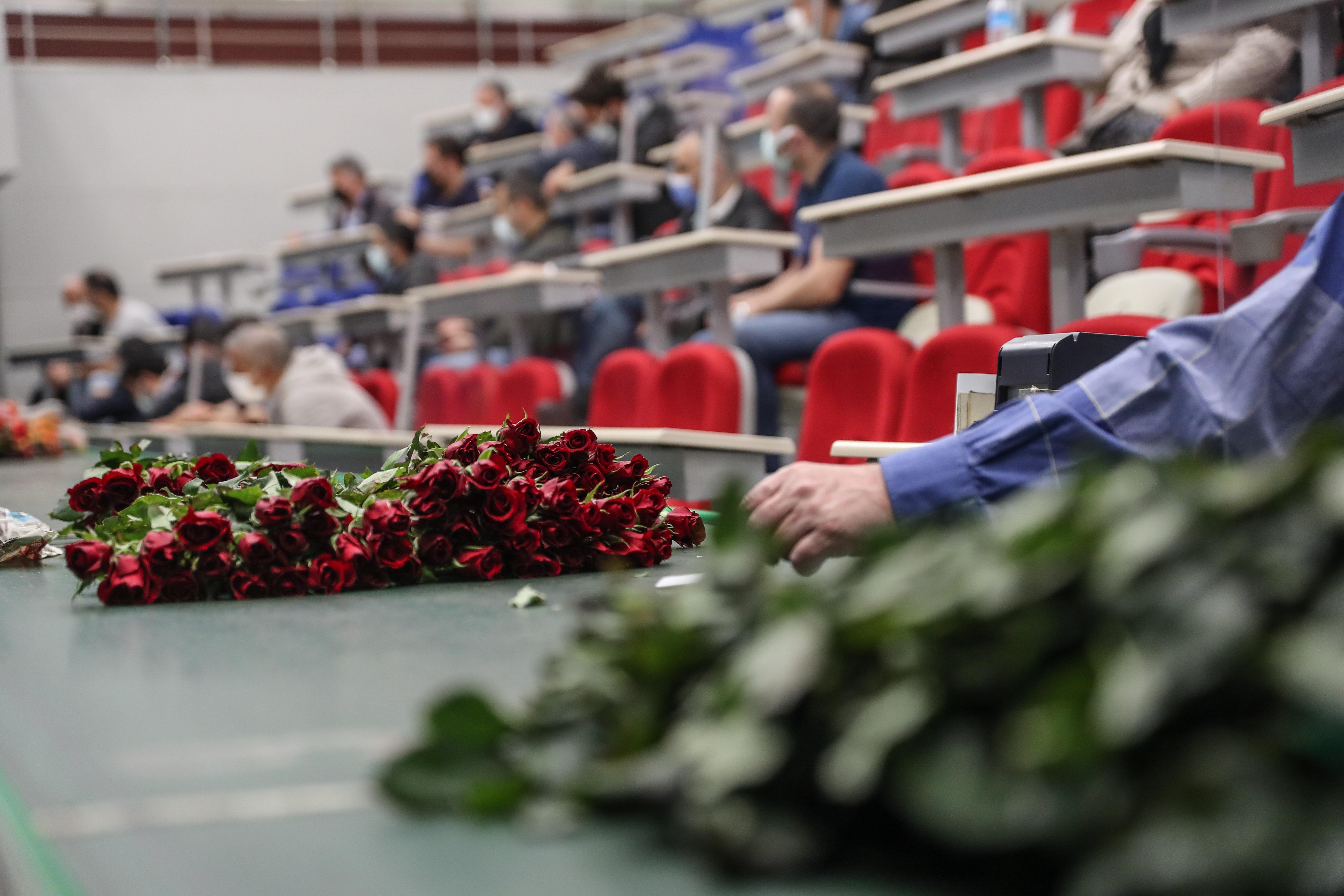 Tam kapanmada Anneler Günü öncesi çiçek mezatlarında sakinlik