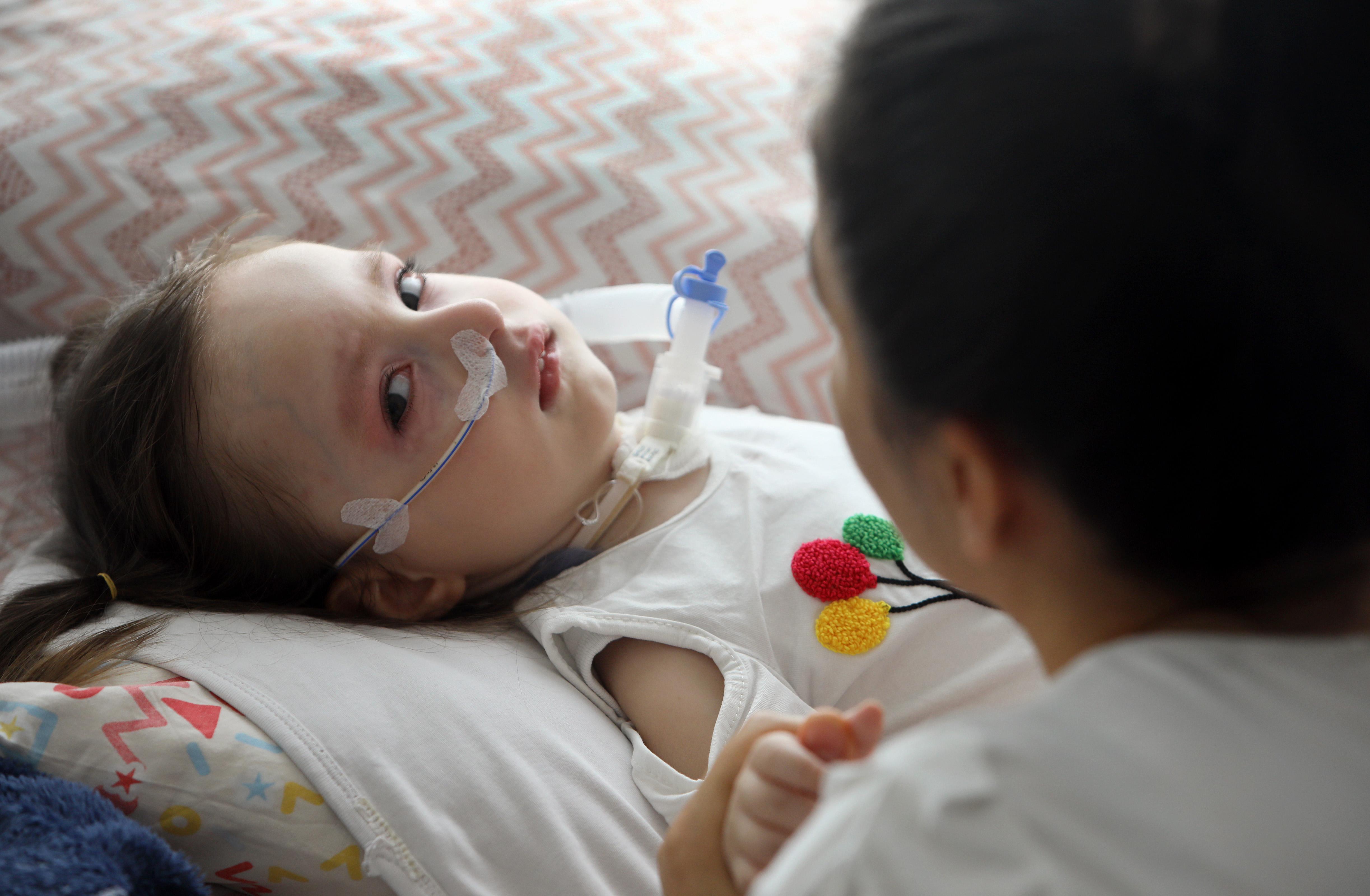 Tek hayali, kızının anne demesi