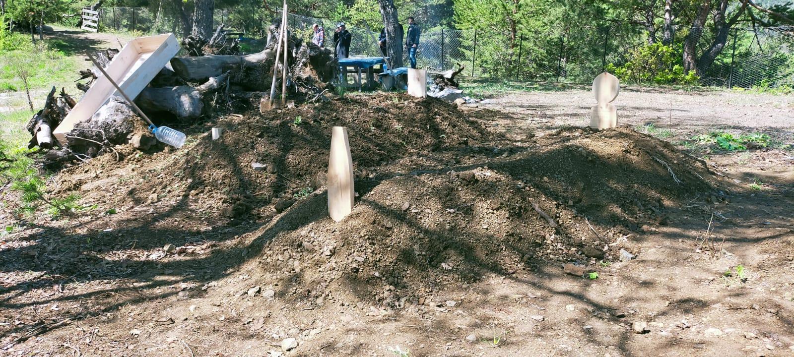 Baba-oğul bir hafta arayla koronavirüsten öldü