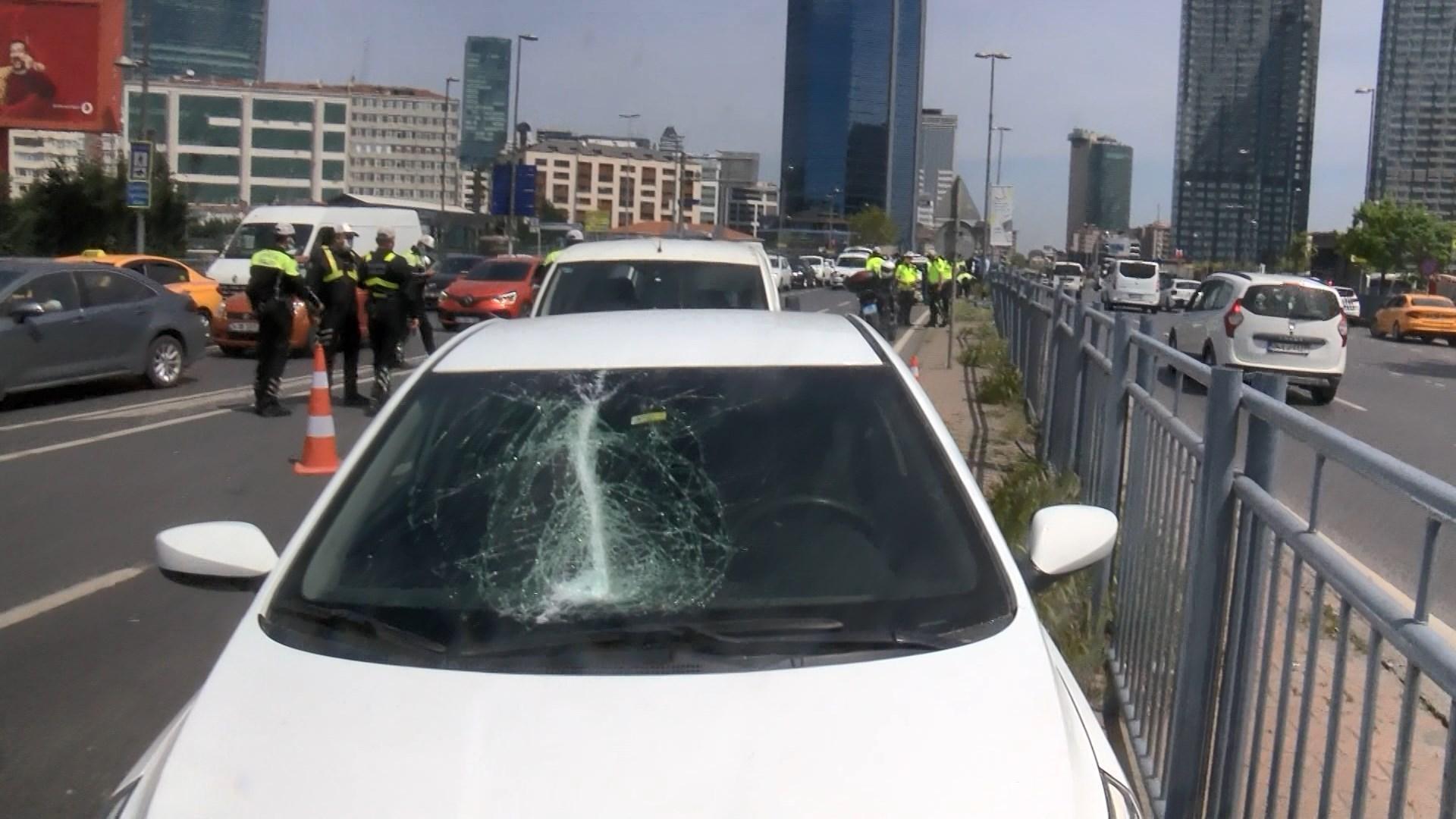 Beşiktaşta makas iddiası: 4 yaralı 11 araç hasar gördü