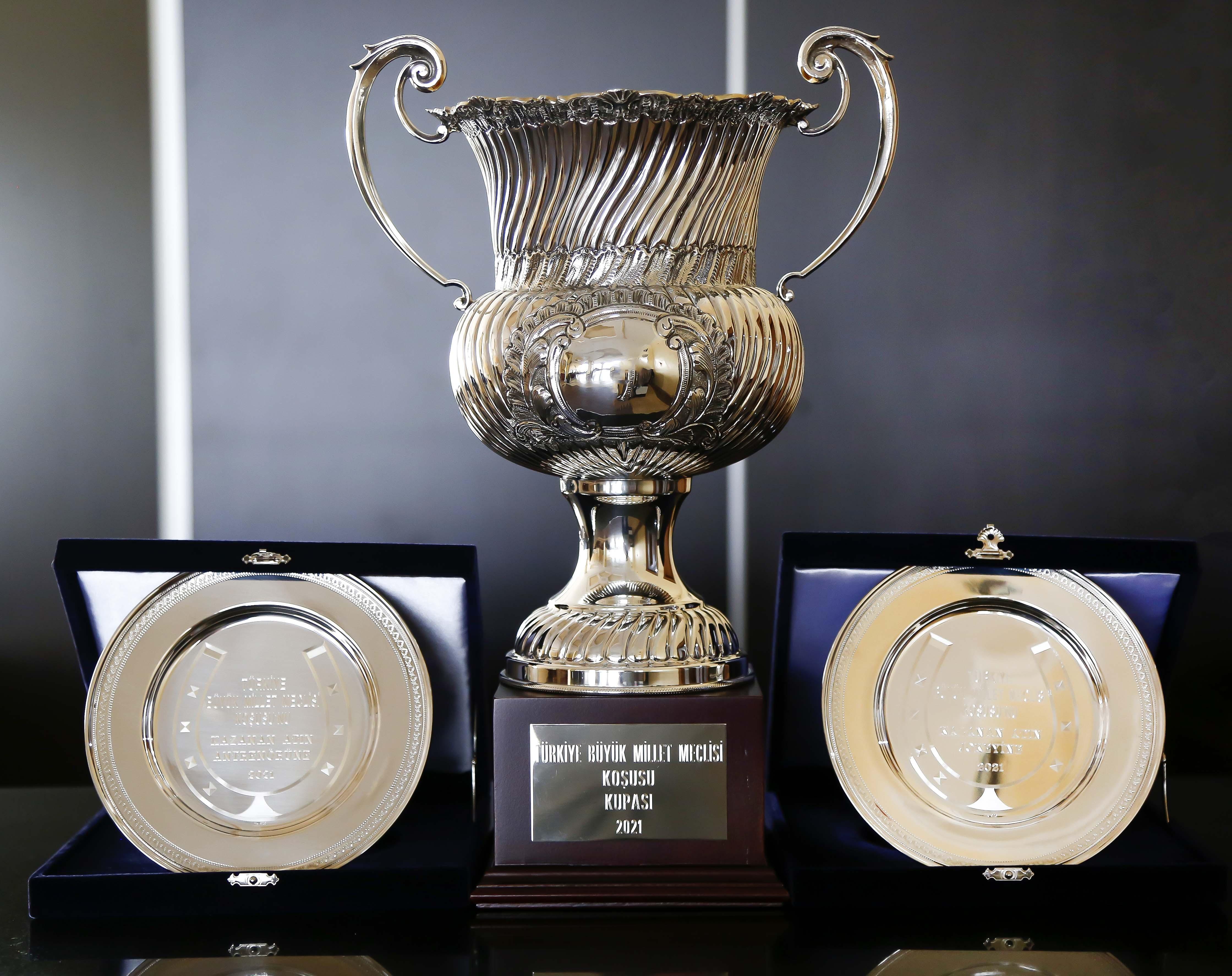 At yarışlarında 59uncu TBMM Koşusunun galibi Hızlı Ahmet oldu