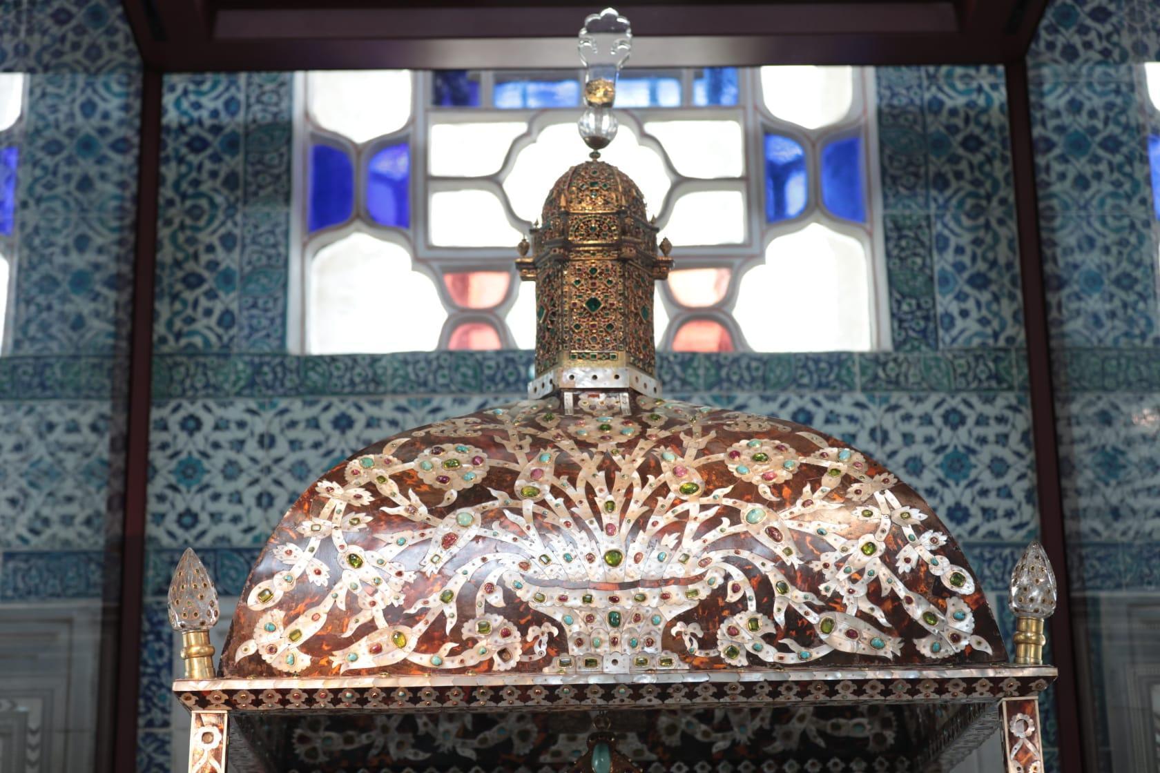 Topkapı Sarayında Arife Tahtı sergilenmeye başlandı