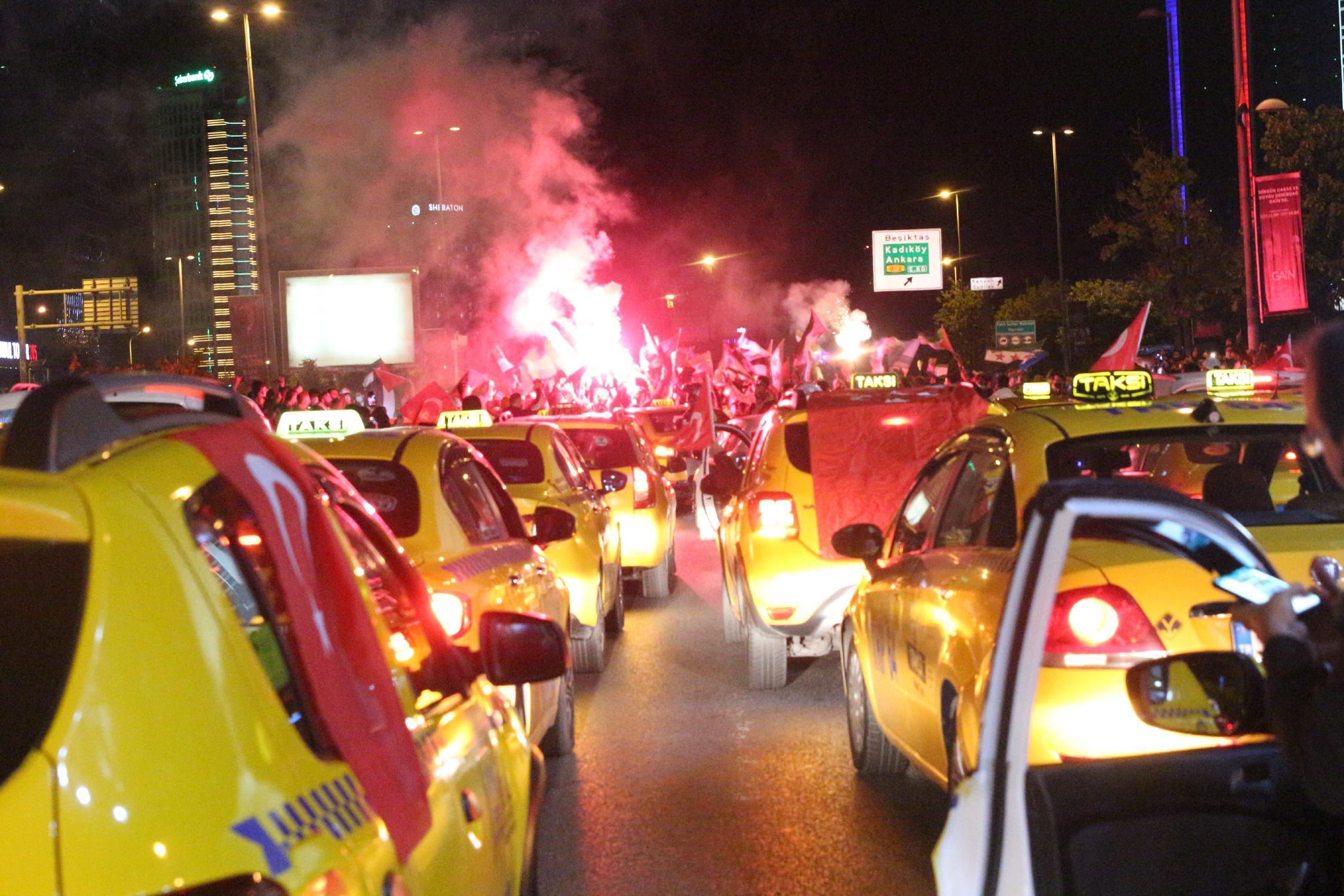 KADEM üyeleri ve taksicilerden İsrail protestosu