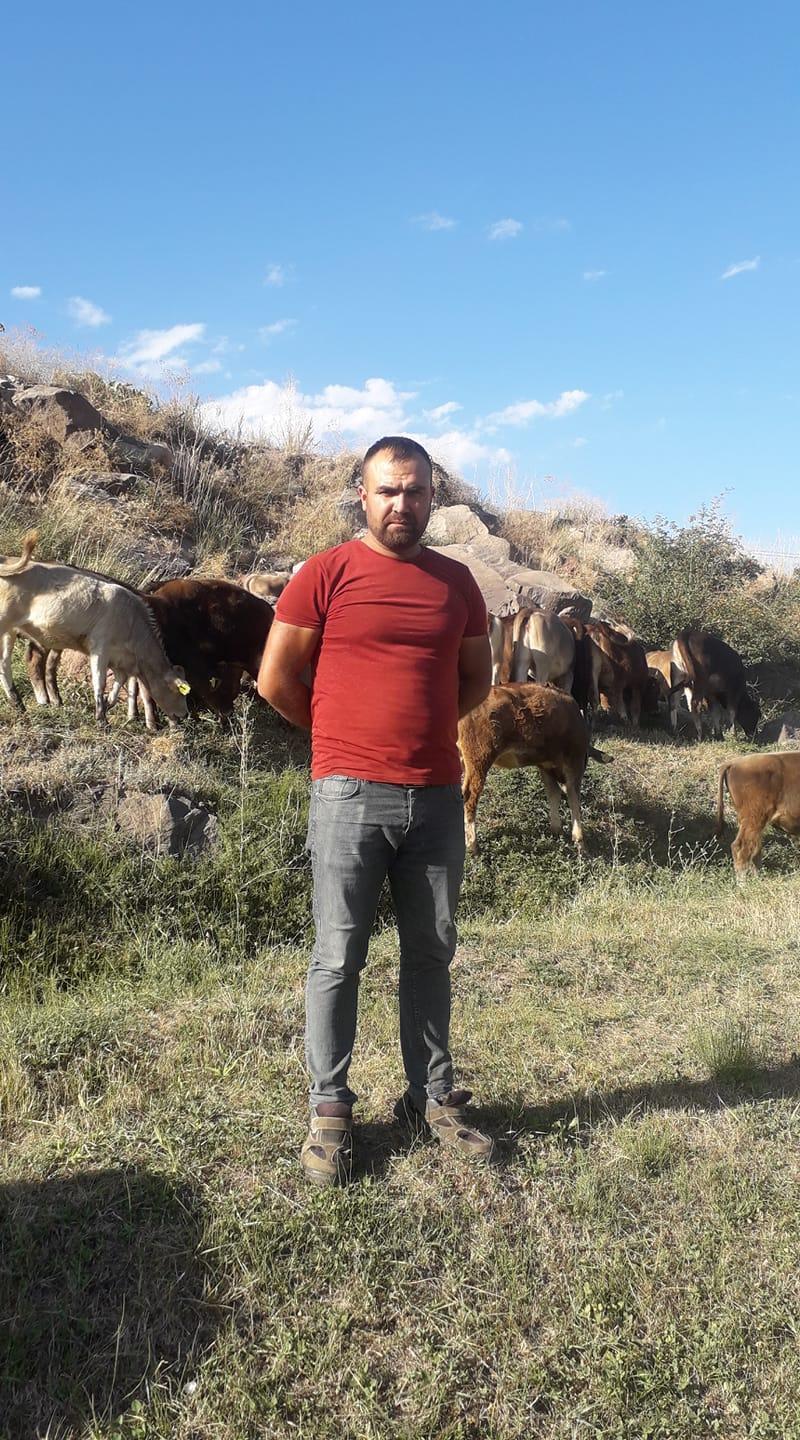 Katliamdan sonra çocuklarıyla vakit geçirip, jandarmayı beklemiş