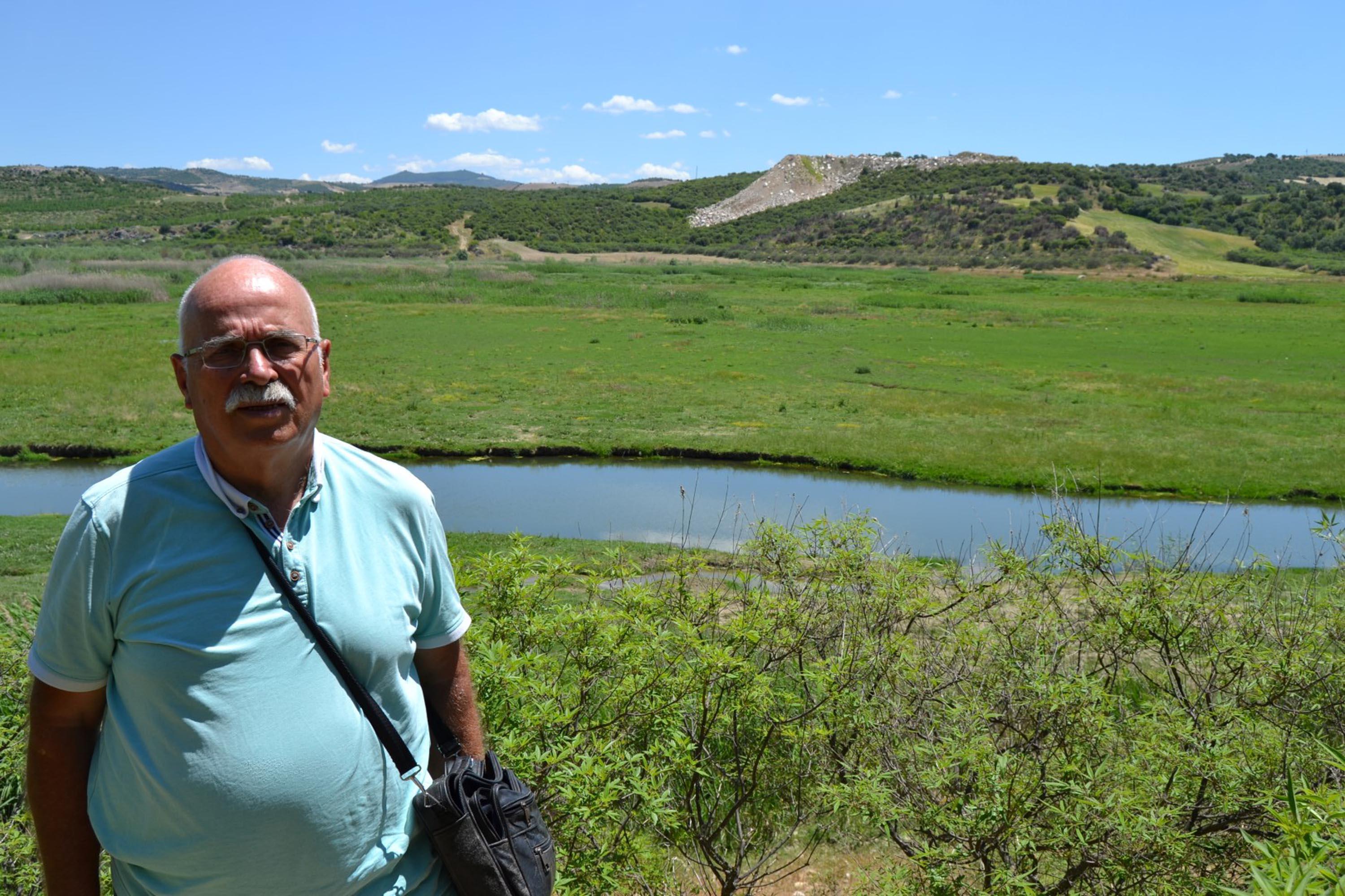 Demirköprü Barajında sular çekildi 95 yılık caminin minaresi göründü
