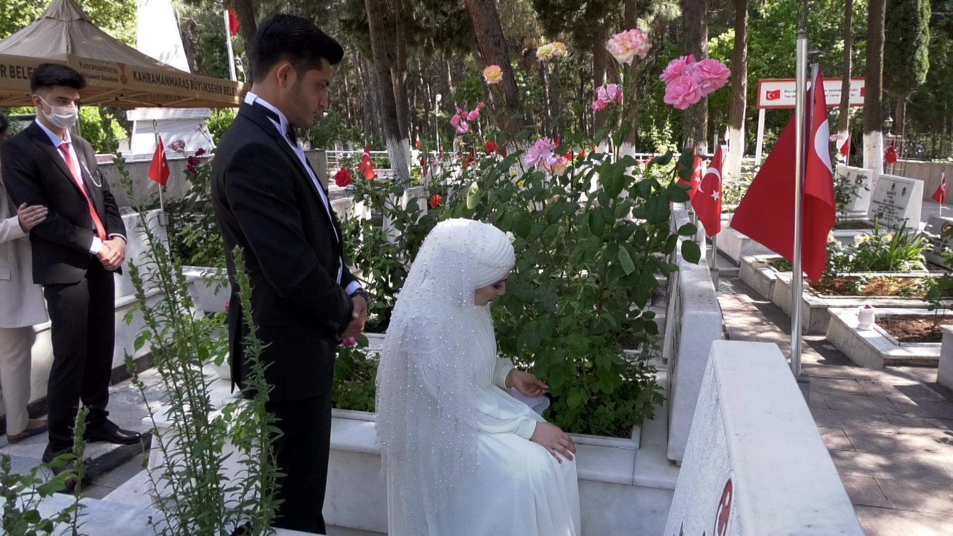 Şehit kızı, nikah masasına emniyet müdürünün kolunda gitti