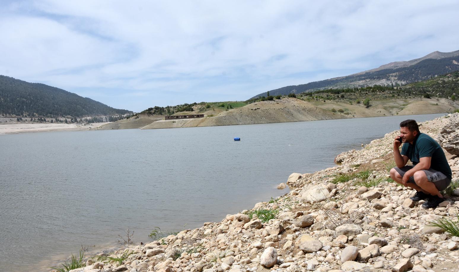 Gömbe ve Elmalı ovalarına hayat veren barajda su seviyesi düştü