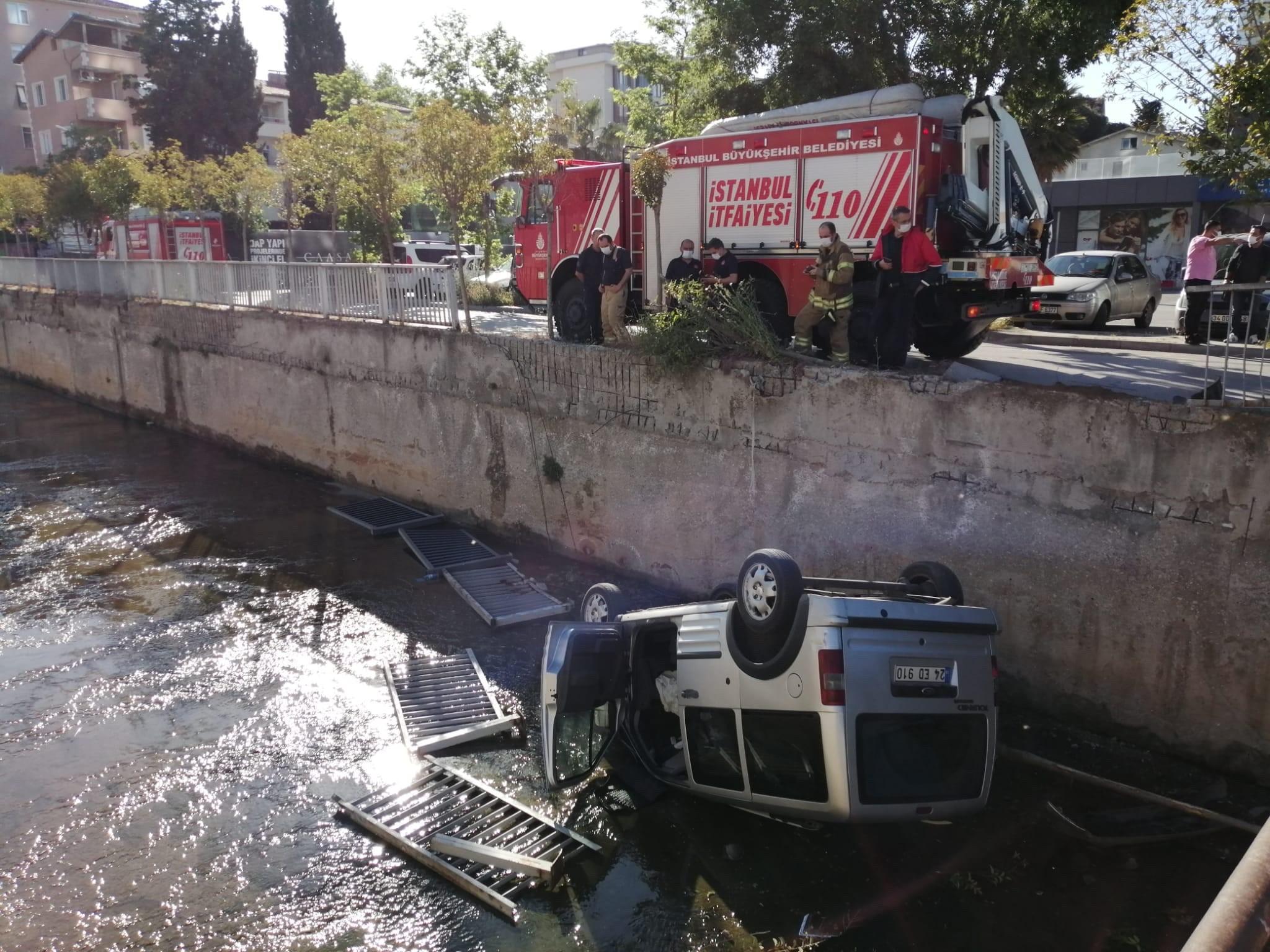 Kartalda dereye uçan araçtan burnu bile kanamadan çıktı