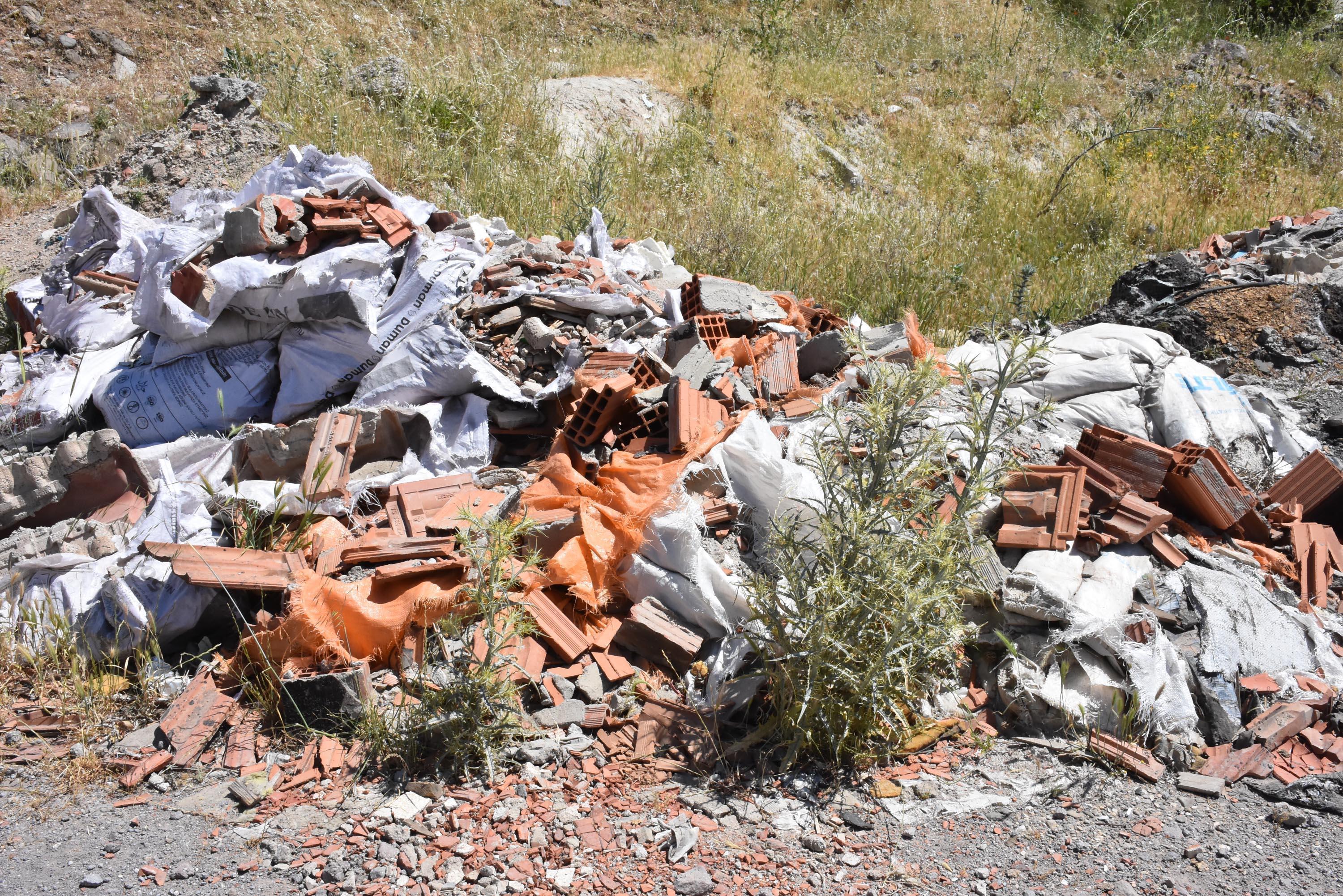 Piknik alanları çöplüğe döndü