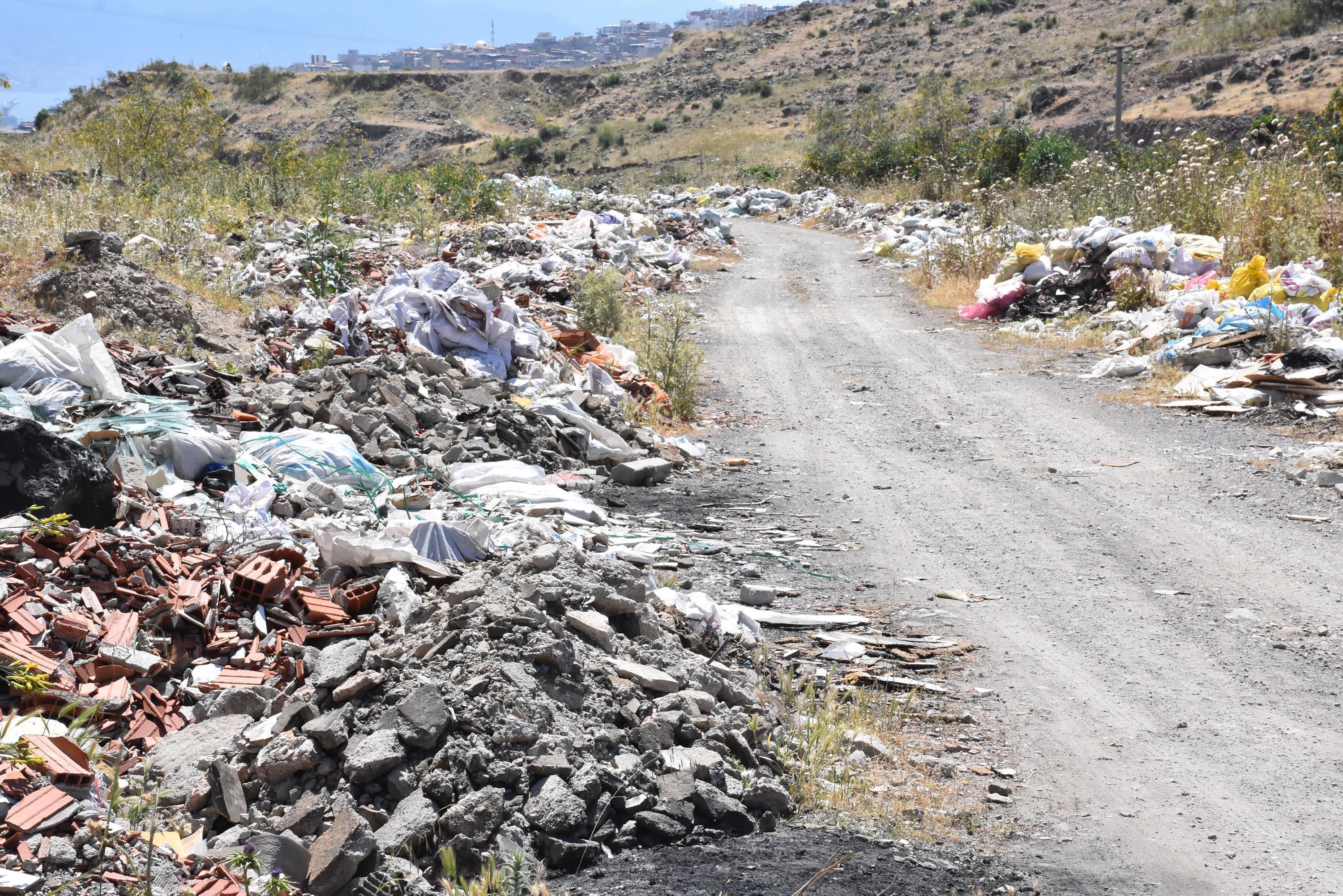 Piknik alanları çöplüğe döndü