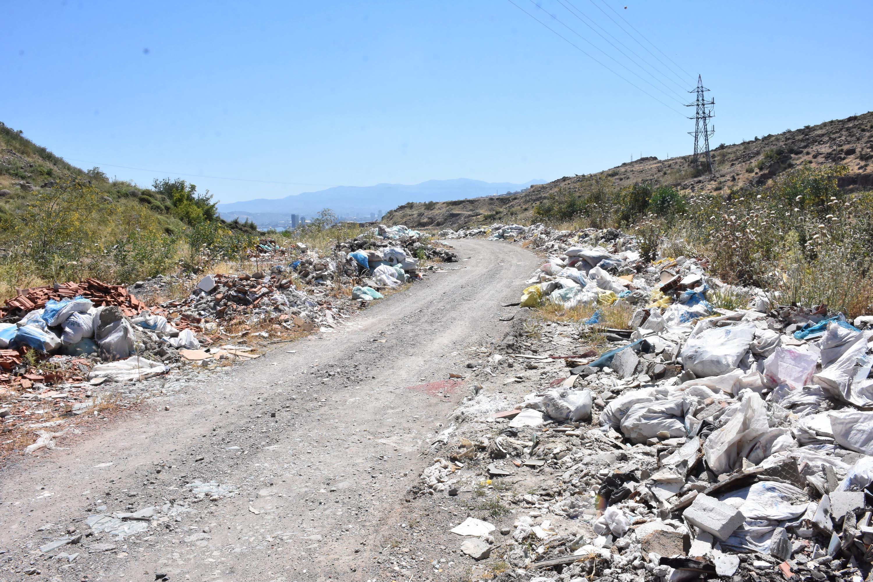 Piknik alanları çöplüğe döndü