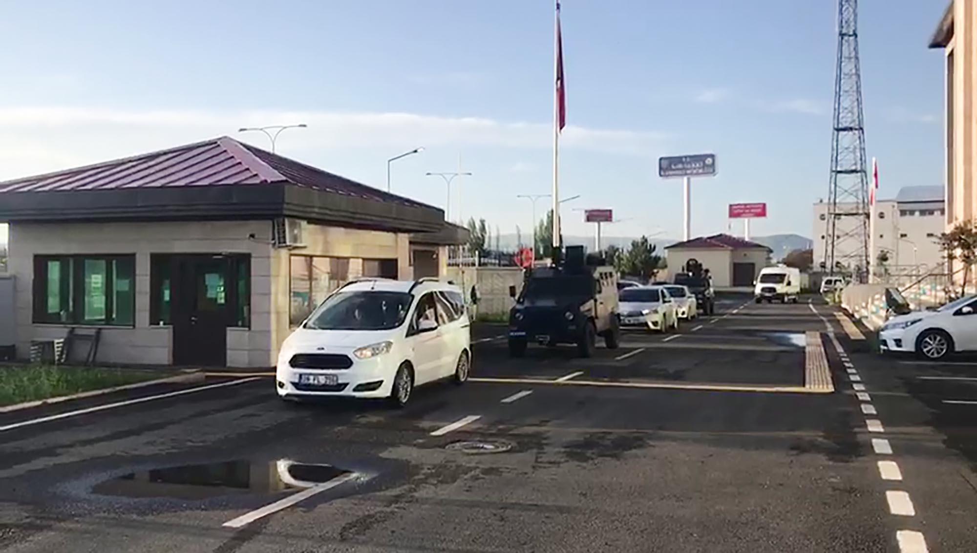 Kars ve Adanada terör operasyonu