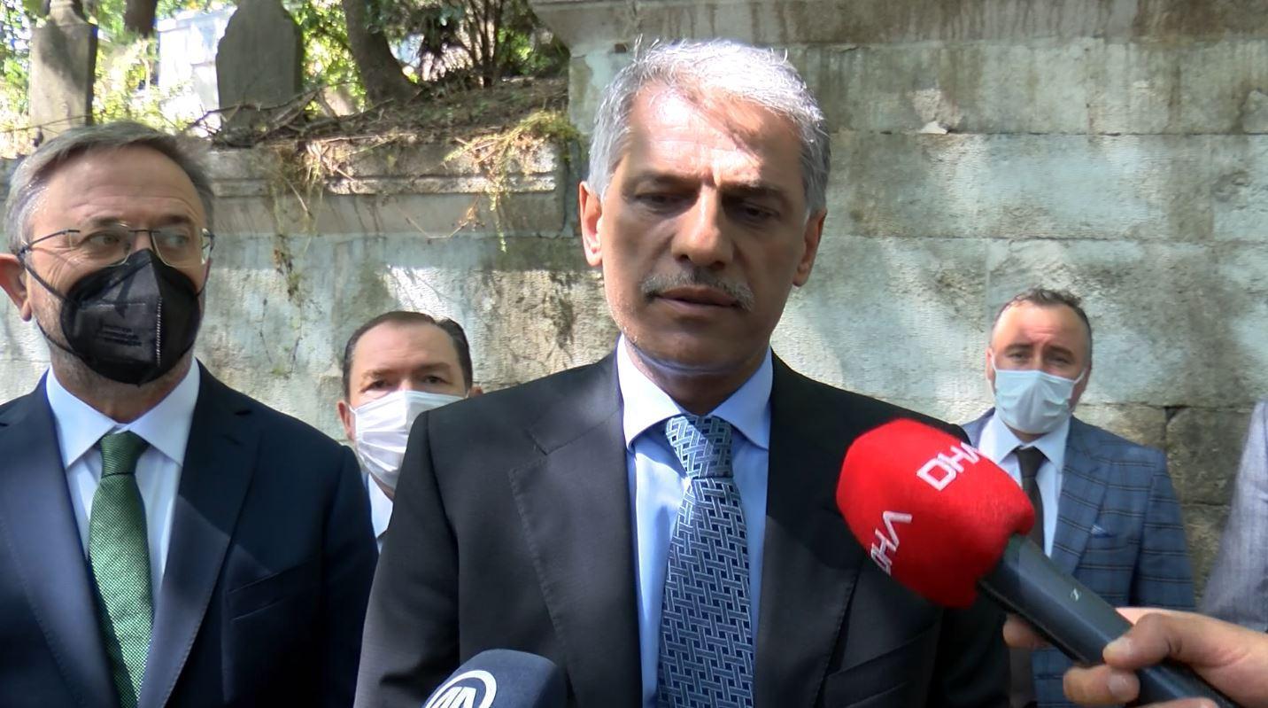Necip Fazıl Kısakürek ölümünün 38inci yıldönümünde mezarı başında anıldı