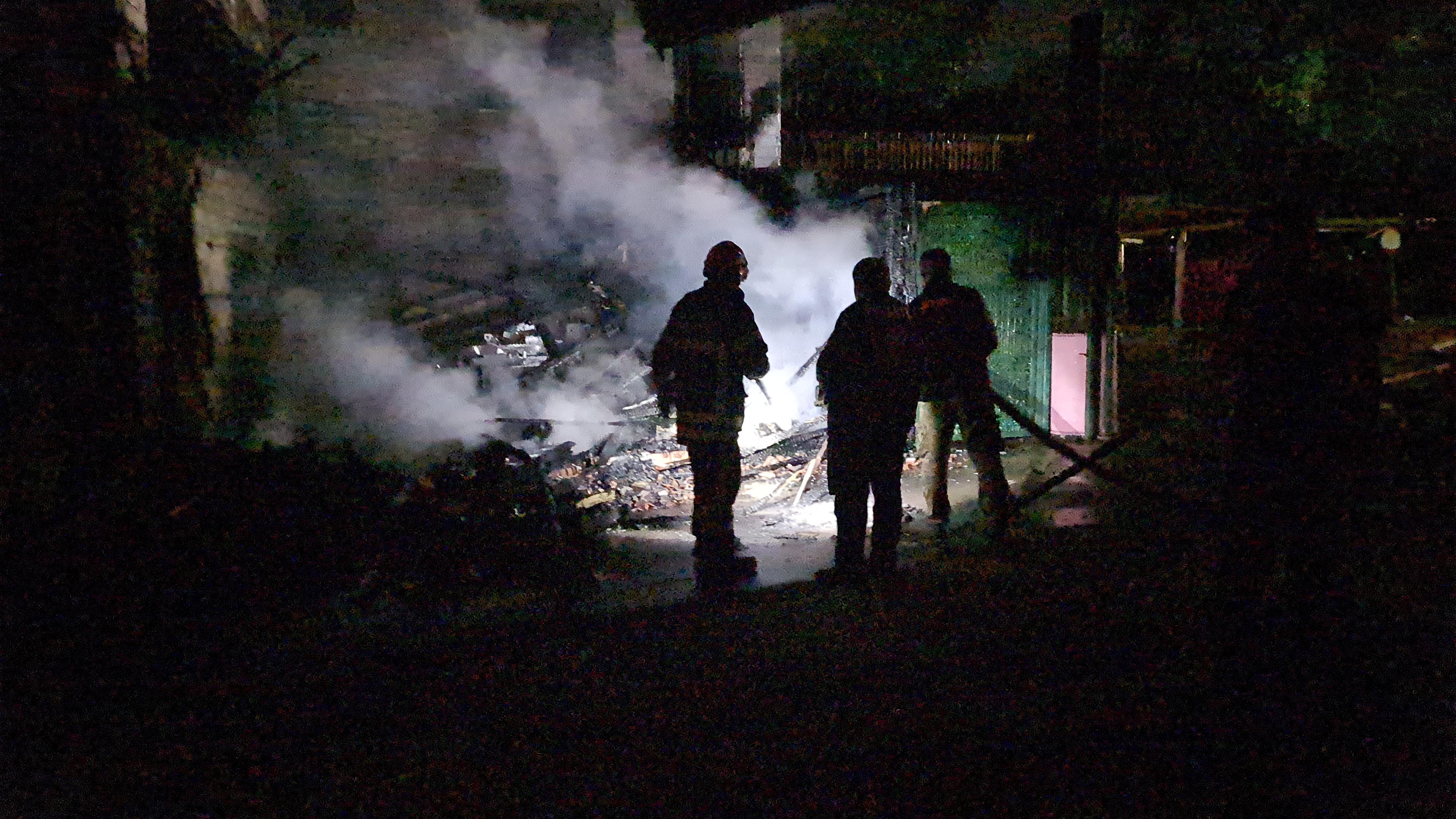 Kereste fabrikası alev alev yandı