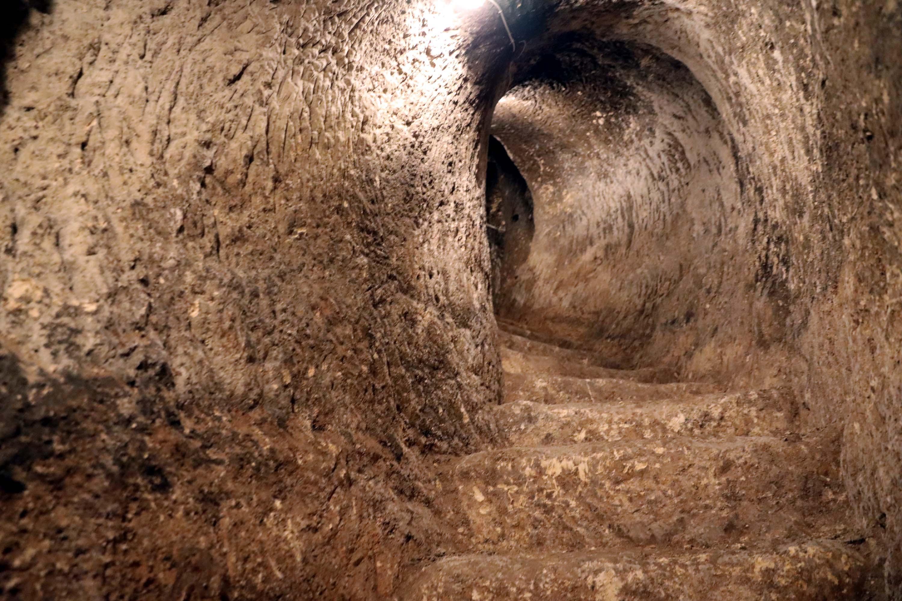 Gaziantep Kalesinin altındaki tarihi tüneller turizme kazandırılıyor