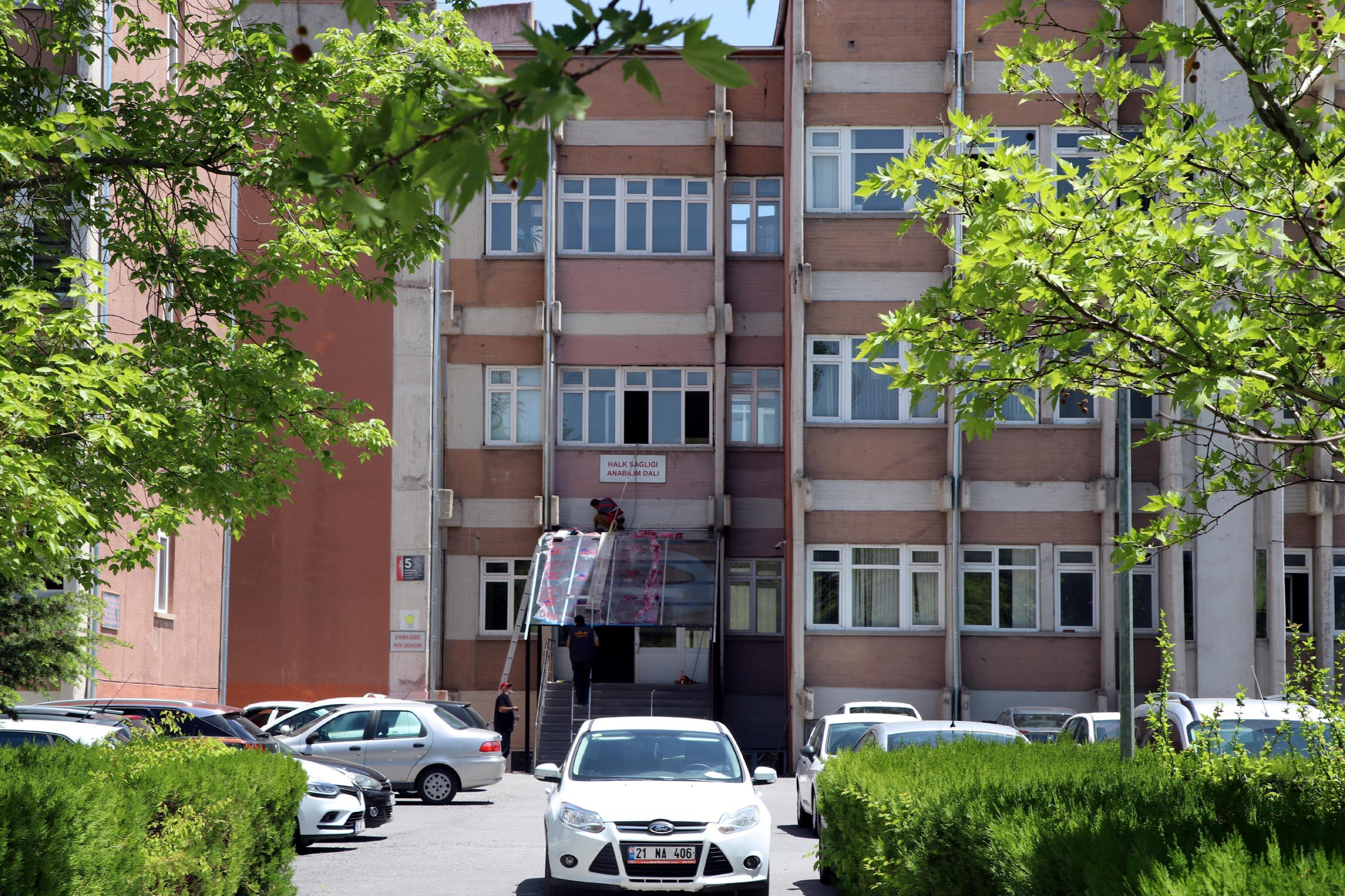 Yerli aşı çalışmalarının yapıldığı merkezden 4 bilgisayar çalındı