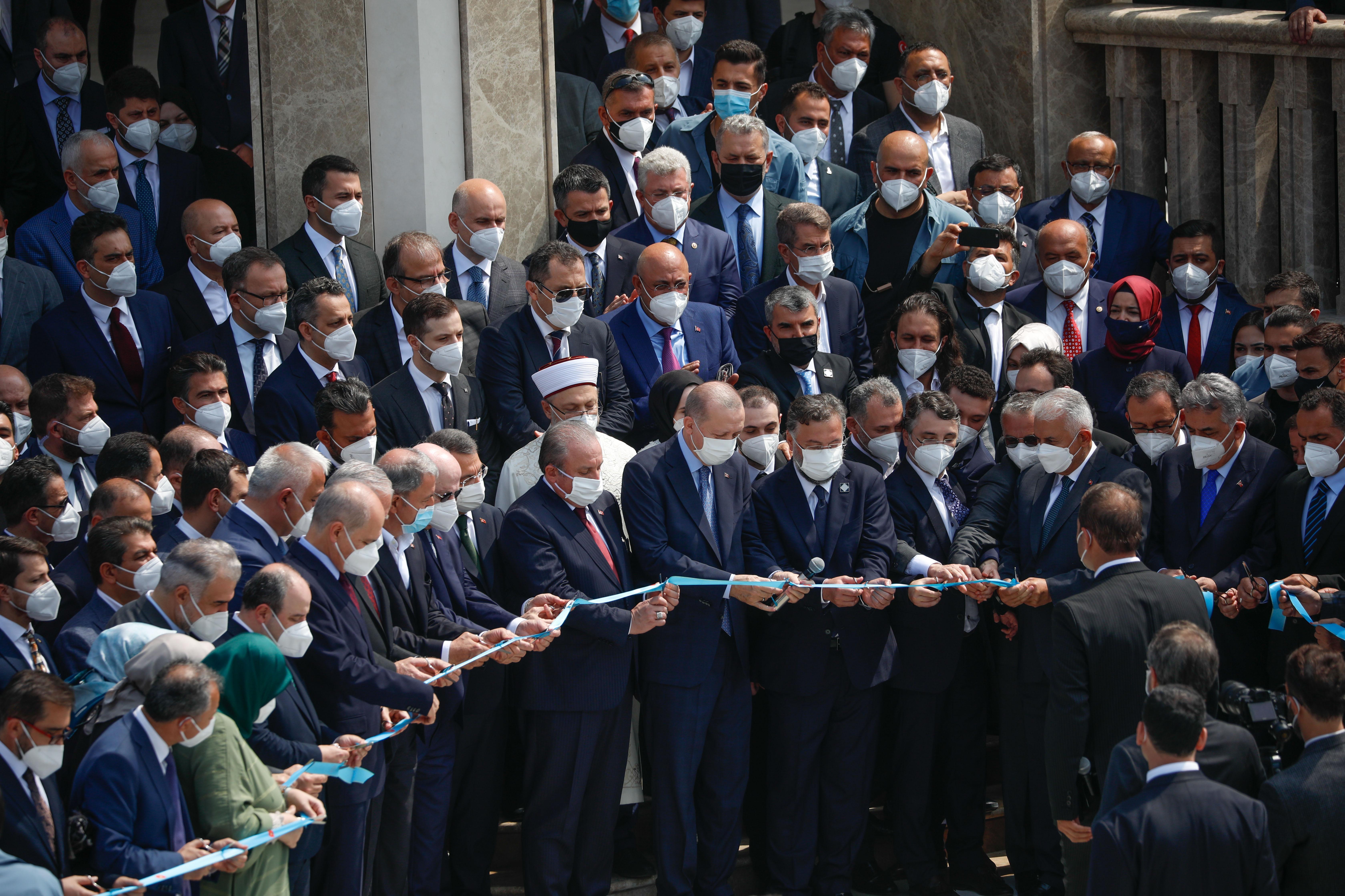 Erdoğan: Taksim Camii, İstanbulun sembolleri arasındaki seçkin yerini şimdiden almıştır