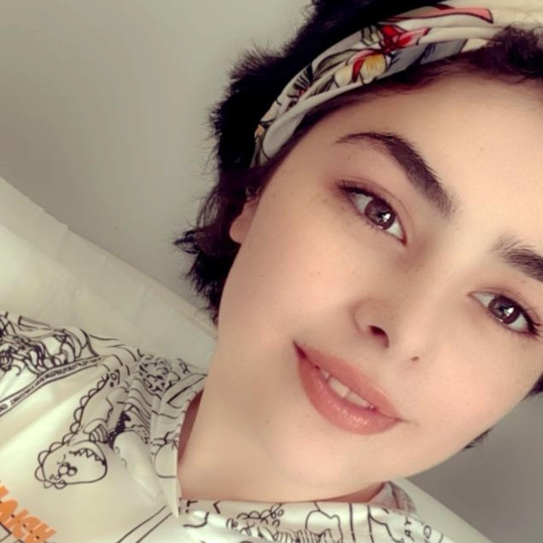 Lenfoma hastası Nigar, ilik nakli için asker ağabeyini bekliyor