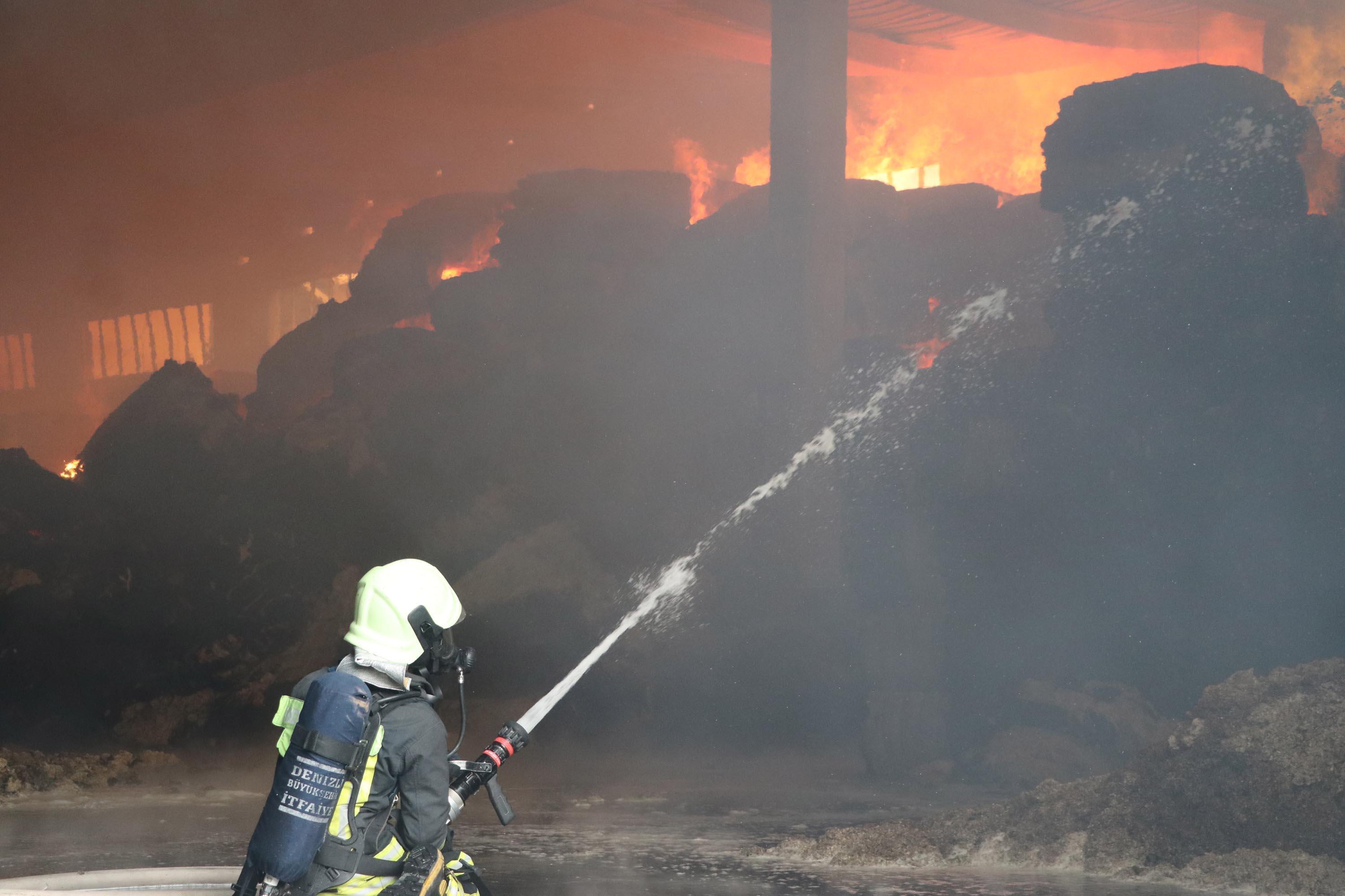 Denizlide, iplik fabrikası yangını