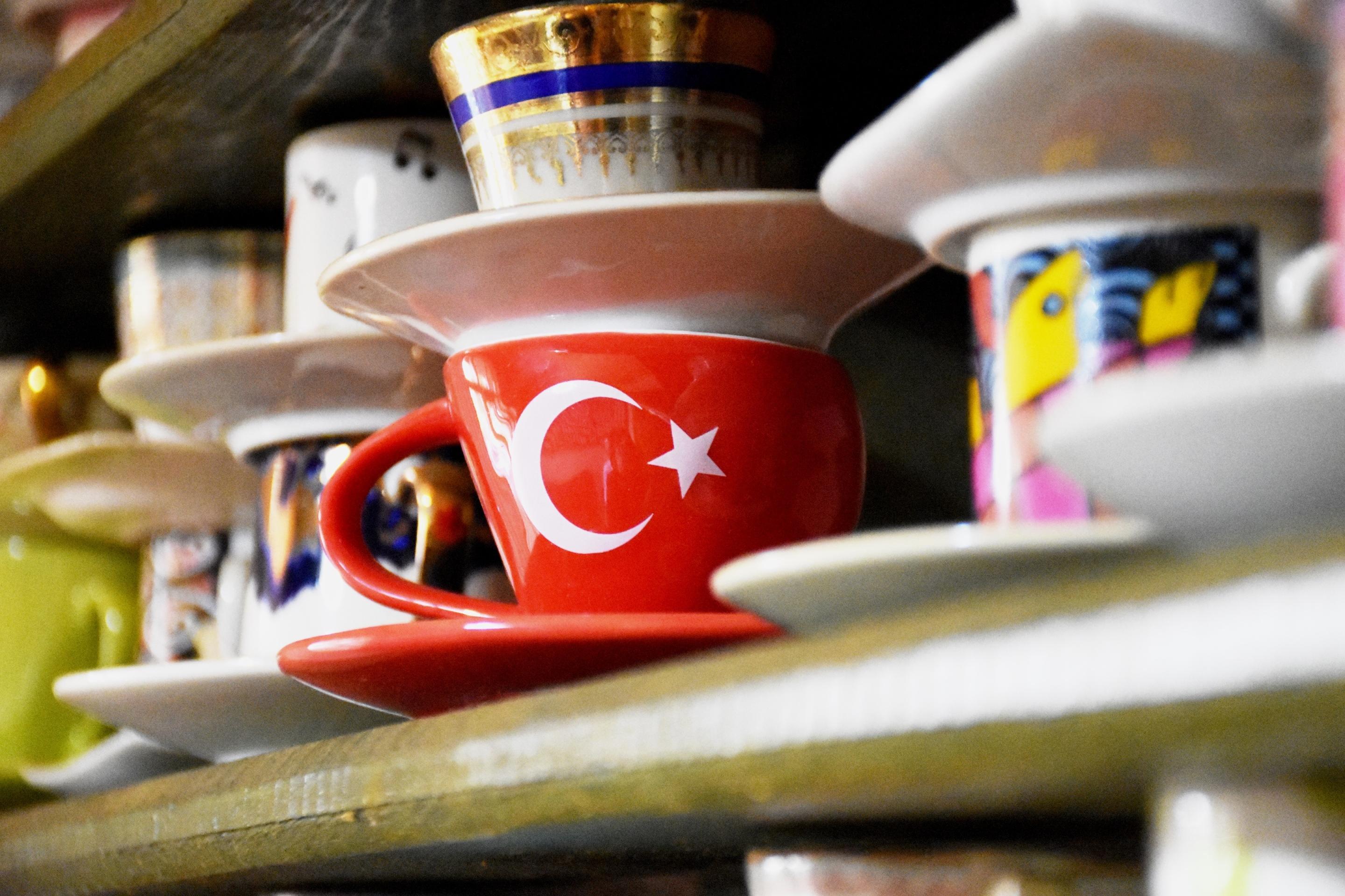 3 bin kahve fincanı ile koleksiyon oluşturdu