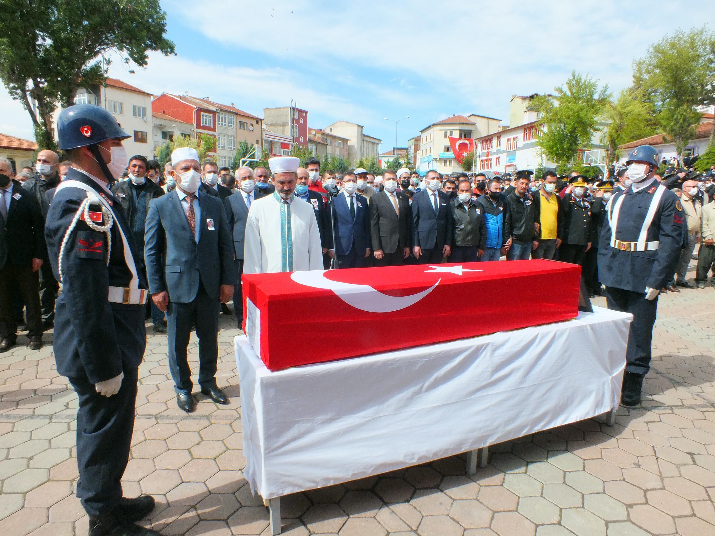 Bitliste şehitler için tören