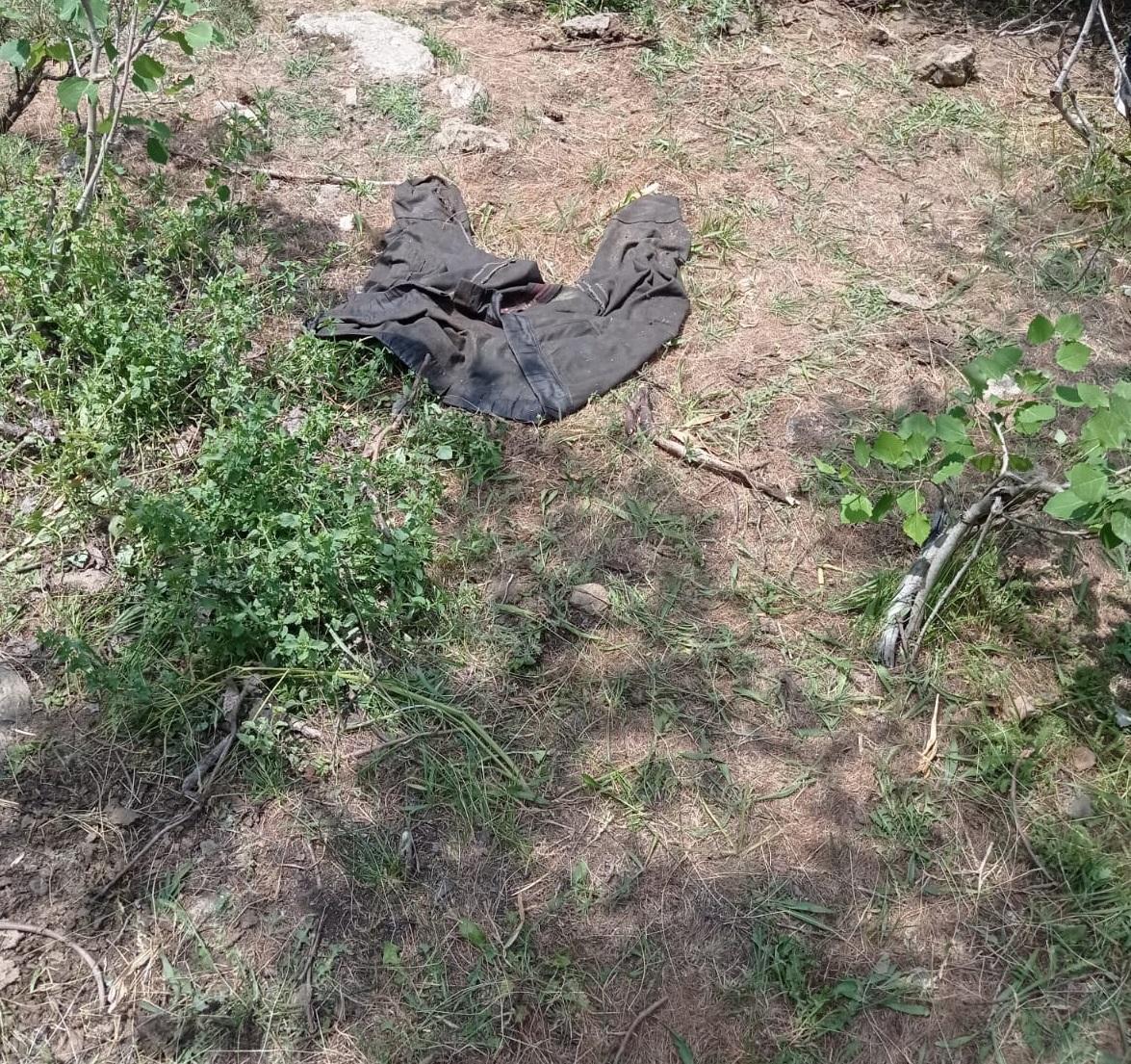 Bingölde ağaç dibinde insana ait kemikler ve kıyafet bulundu