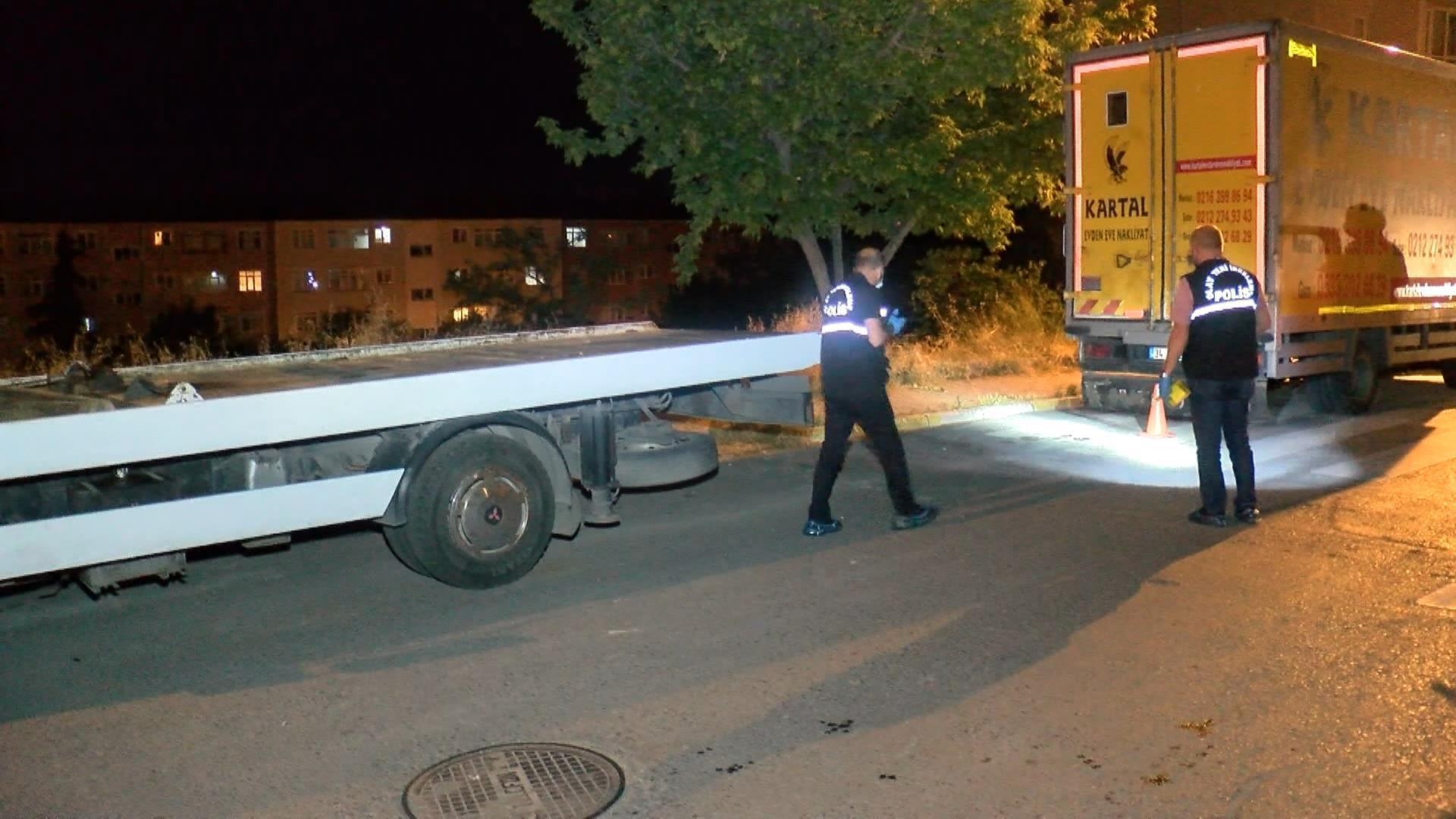 Maltepede iki grup arasında kalaşnikoflu çatışma: 1i ağır, 2 yaralı