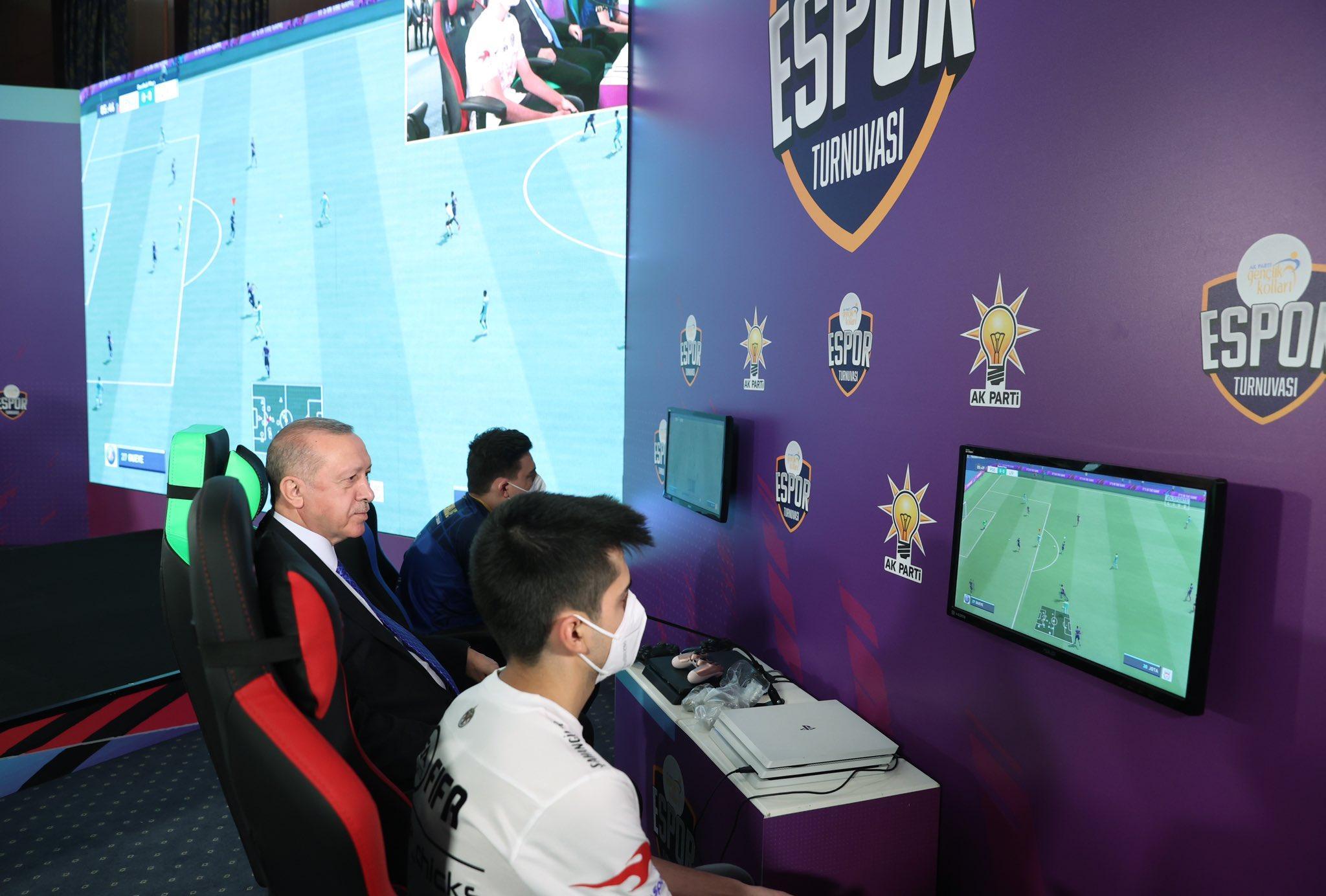 Cumhurbaşkanı Erdoğan, E-Spor ödül törenine katıldı