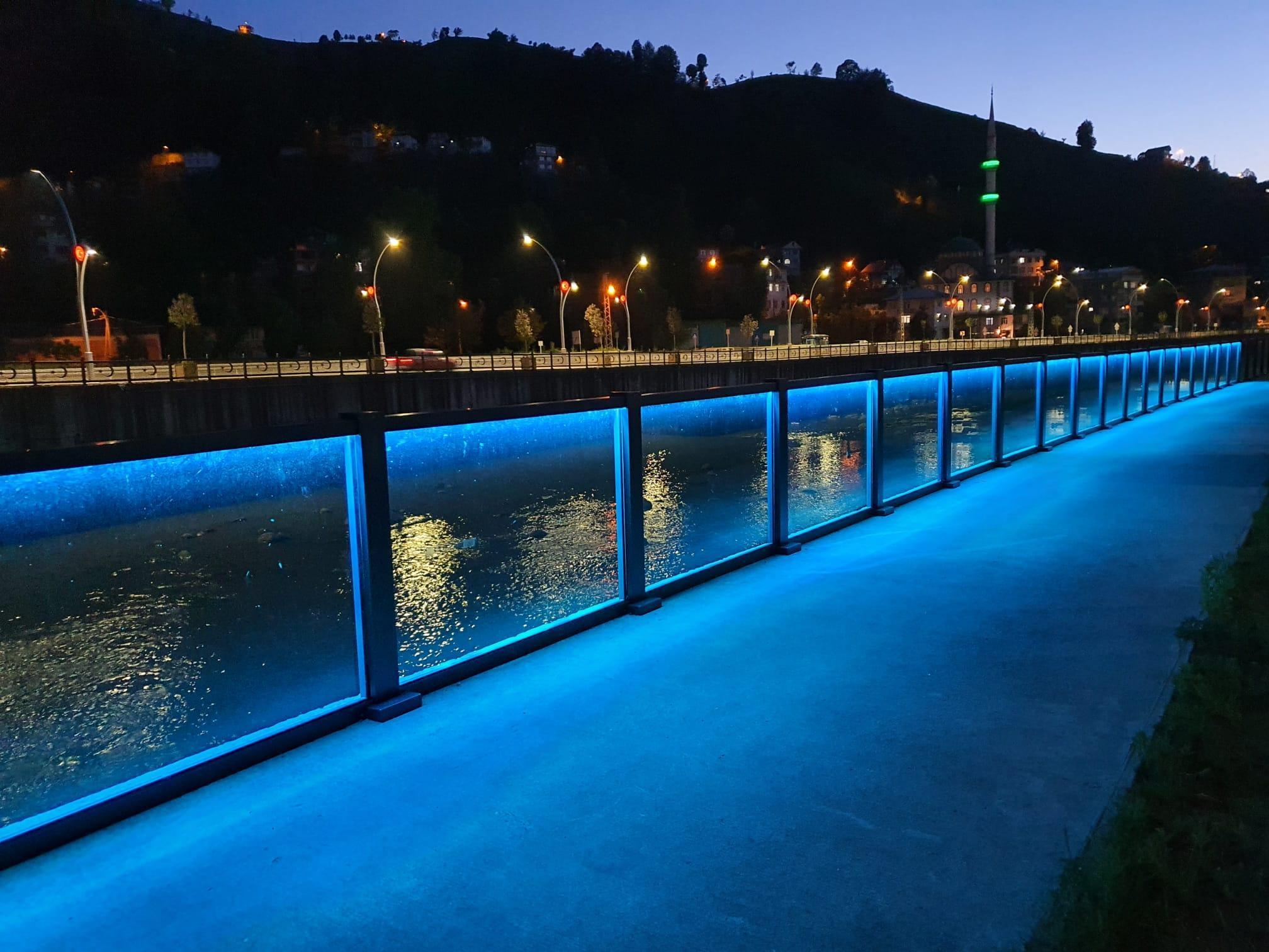 Doğu Karadenizde dere taşkınlarına karşı cam korkuluk