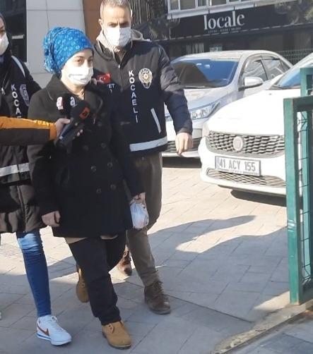 Banyoda doğurduğu bebeğini 9 bıçak darbesiyle öldürmüş