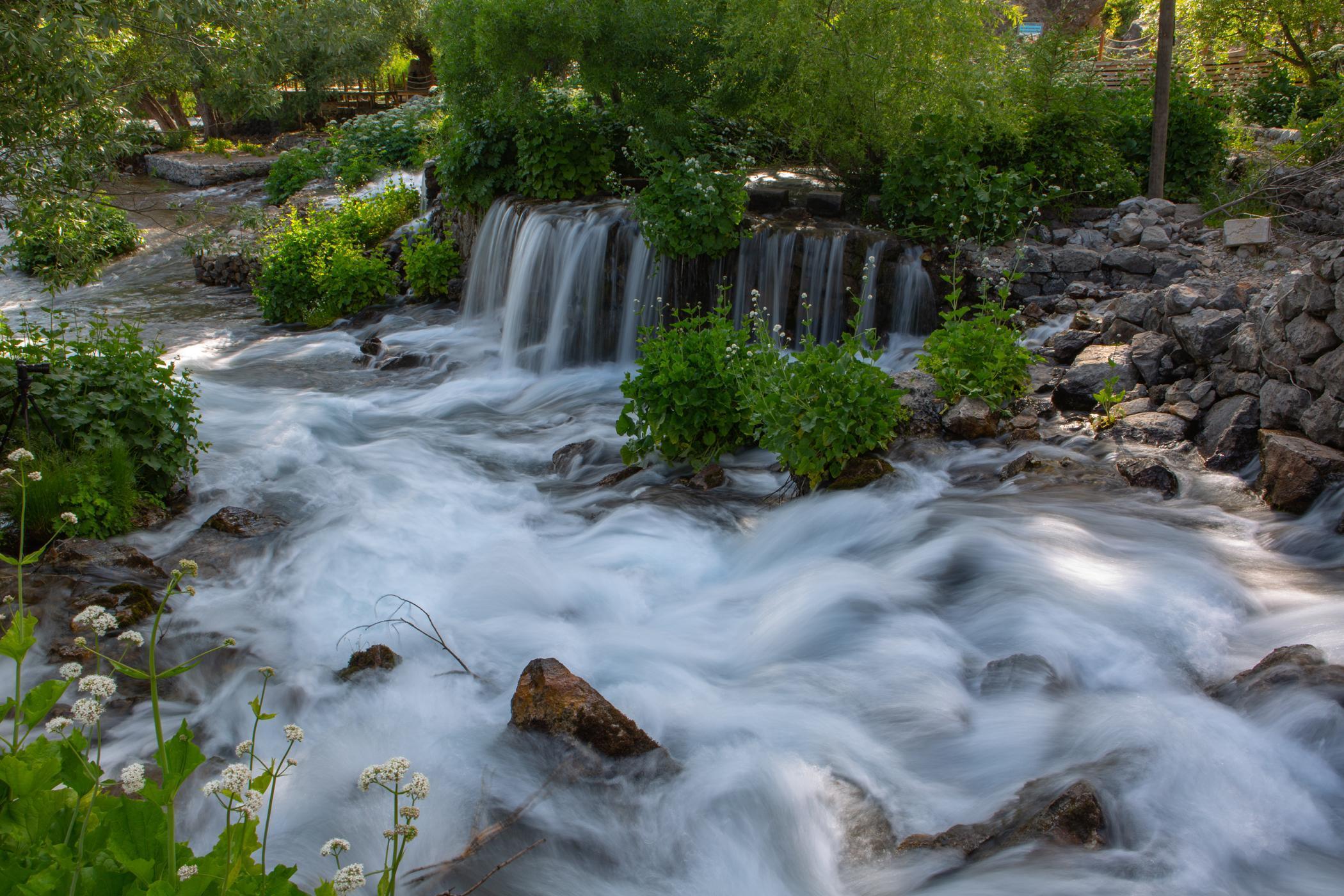 Munzur Gözeleri, güzelliğiyle turistlerin ilgi odağı