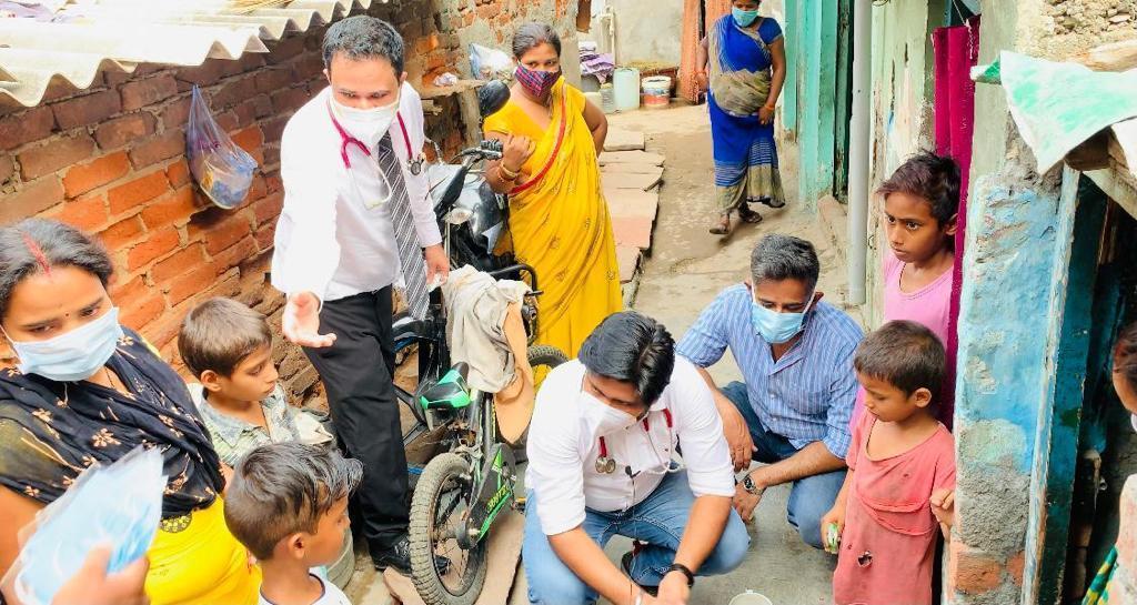 Hindistan’da hayat kurtaran girişim: Doktorlar Yolda
