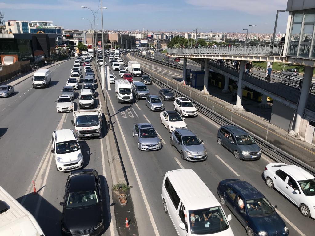 Kısıtlamasız cumartesi gününde trafik yoğunluğu