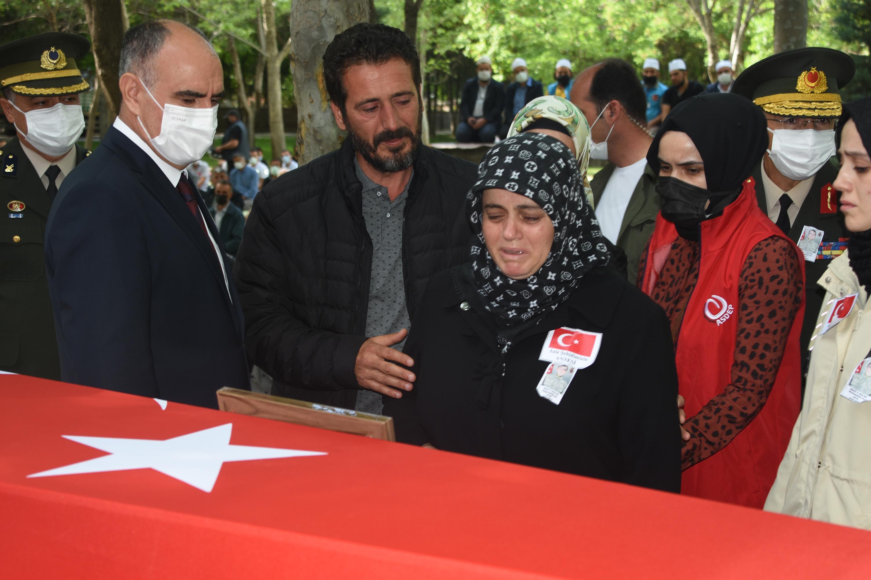 Şehit Akın, son yolculuğuna uğurlandı