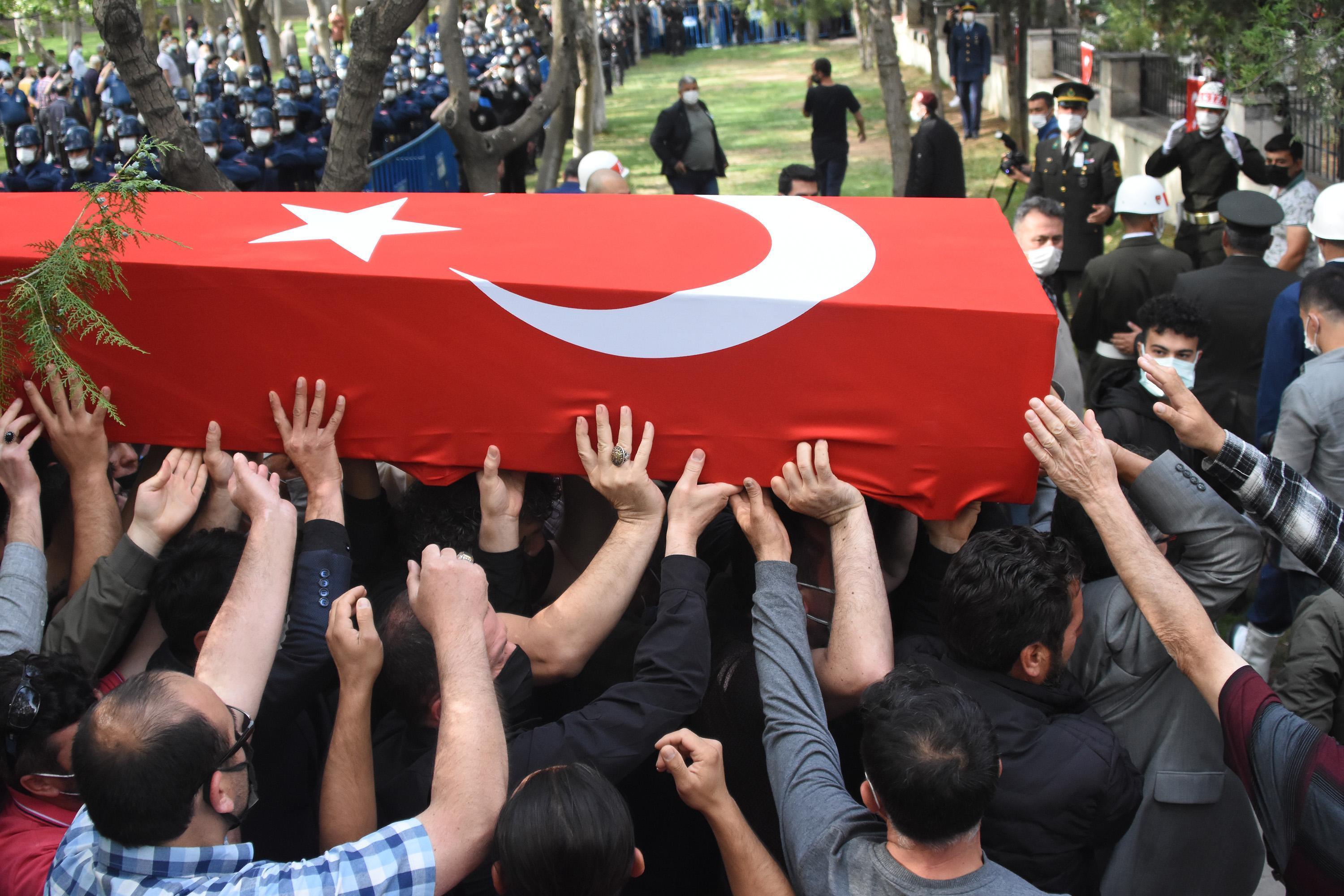 Şehit Akın, son yolculuğuna uğurlandı